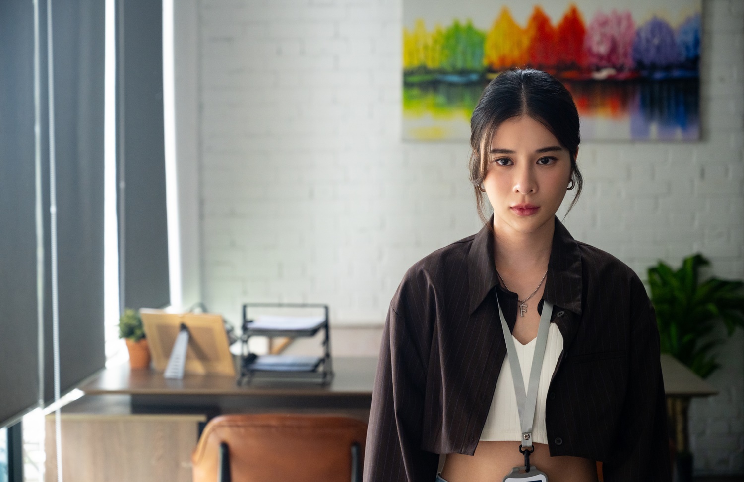 泰國女神Kao出演馬來西亞華語恐怖片《蠱降》，台灣將於4月2日上映。（車庫娛樂提供）