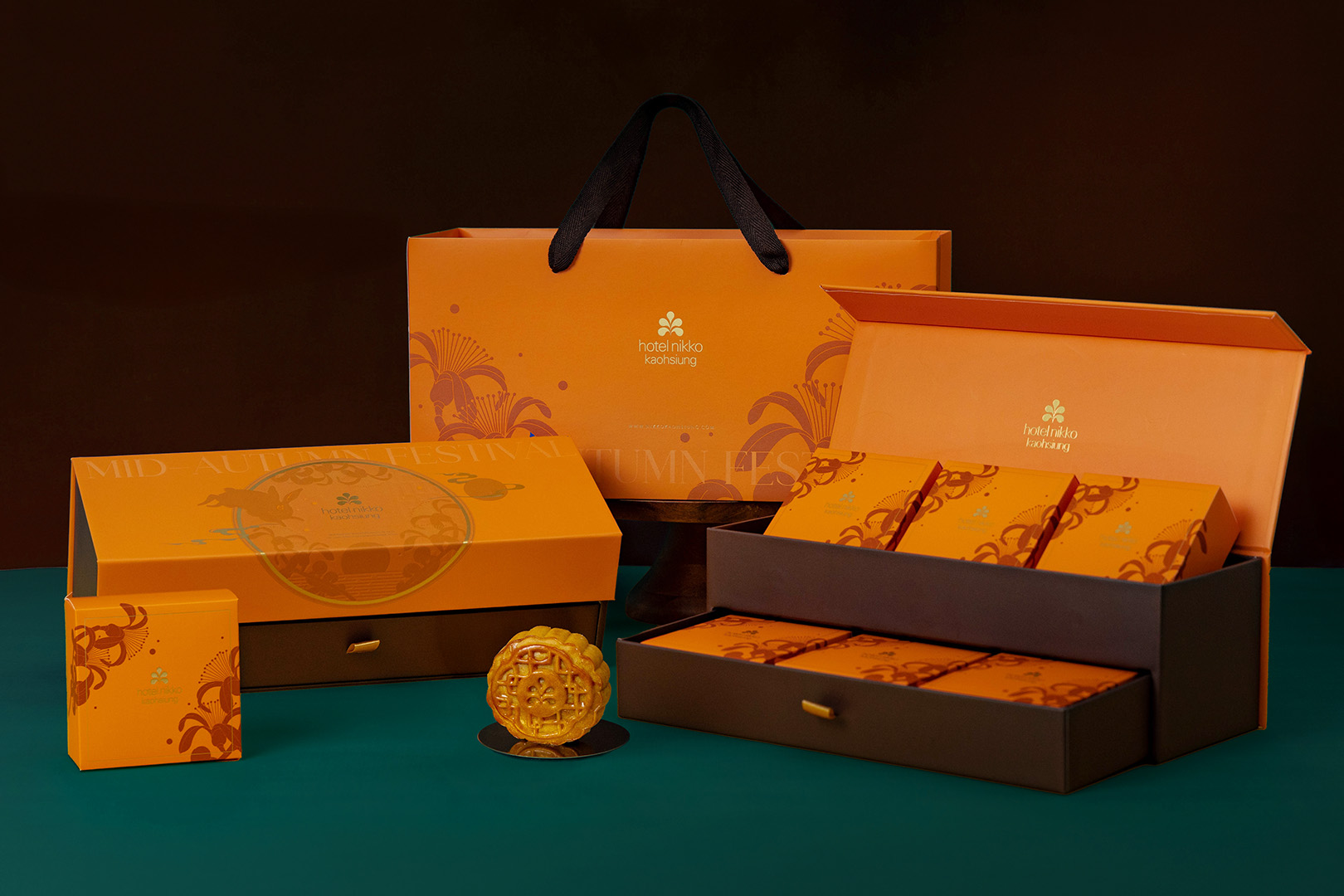 高雄日航酒店攜手百年老店中外餅舖 推出限量中秋月餅禮盒