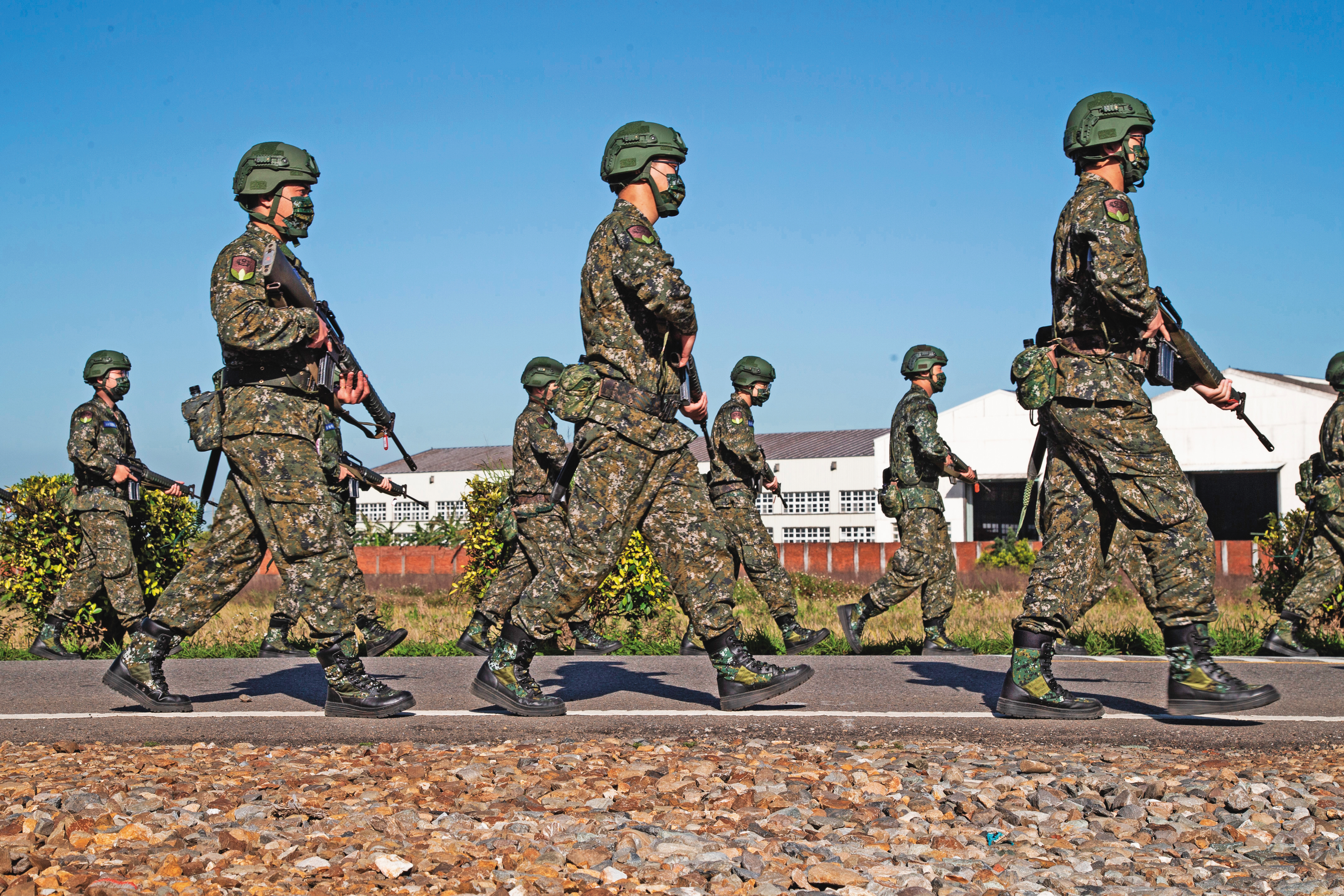 國防部長顧立雄說，同島一命，40萬「可恃民力」可支援軍事作戰。但若沒同島一心，就不可能有同島一命。（國防部提供）
