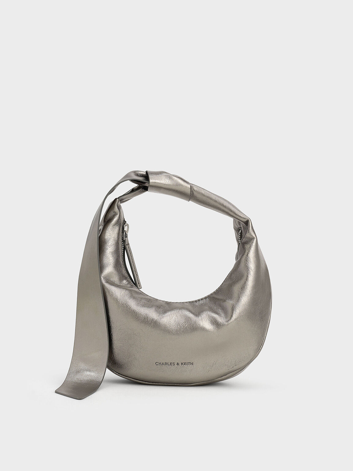 Toni小型軟扭結流浪包。NT$1,890（CHARLES & KEITH提供）