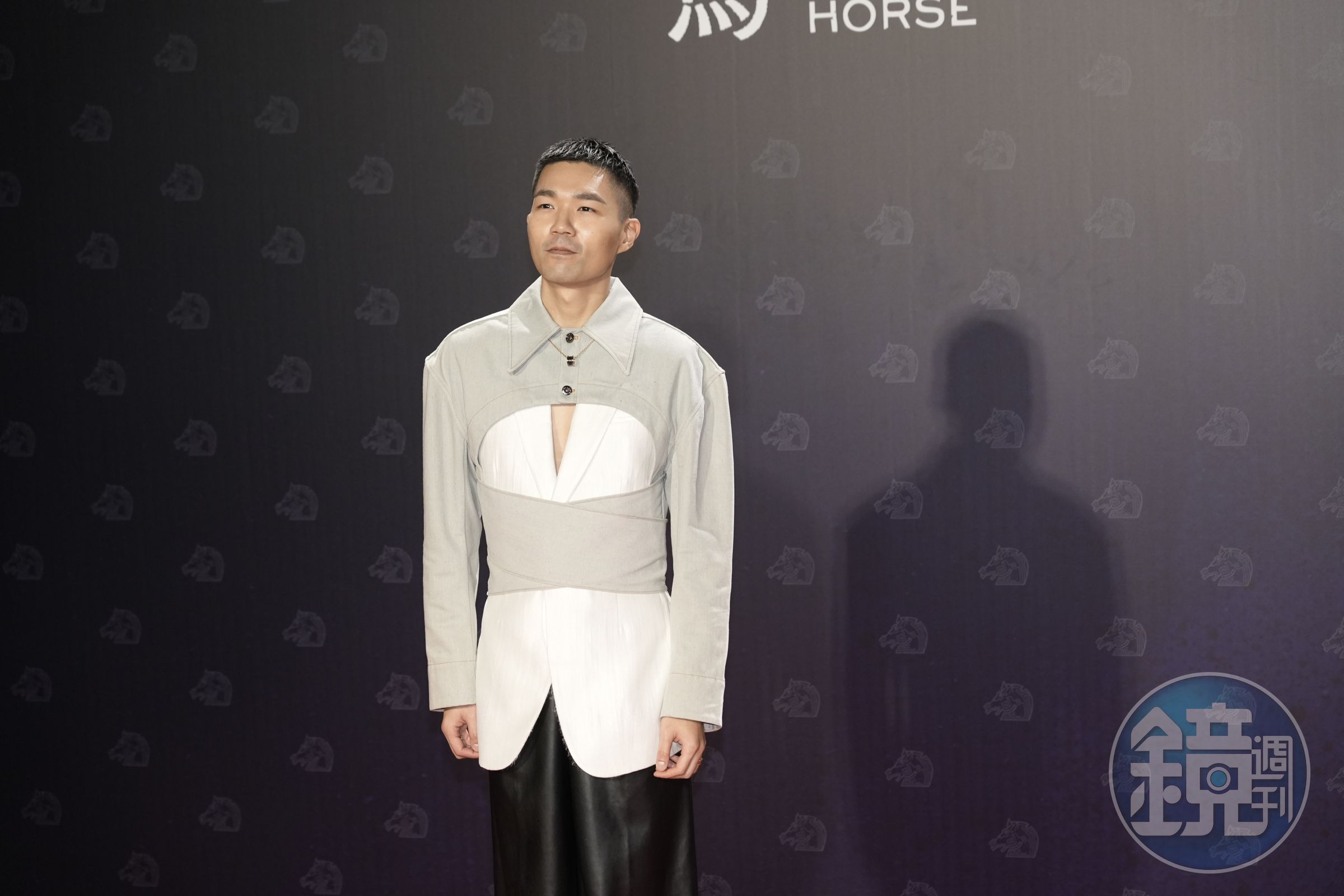 李駿碩走金馬獎紅毯時,換上前衛的服裝,這是原本借給《眾生相》主角張迪文,但太過前衛而改由李駿碩穿著亮相,徹底說明了他的行事風格。