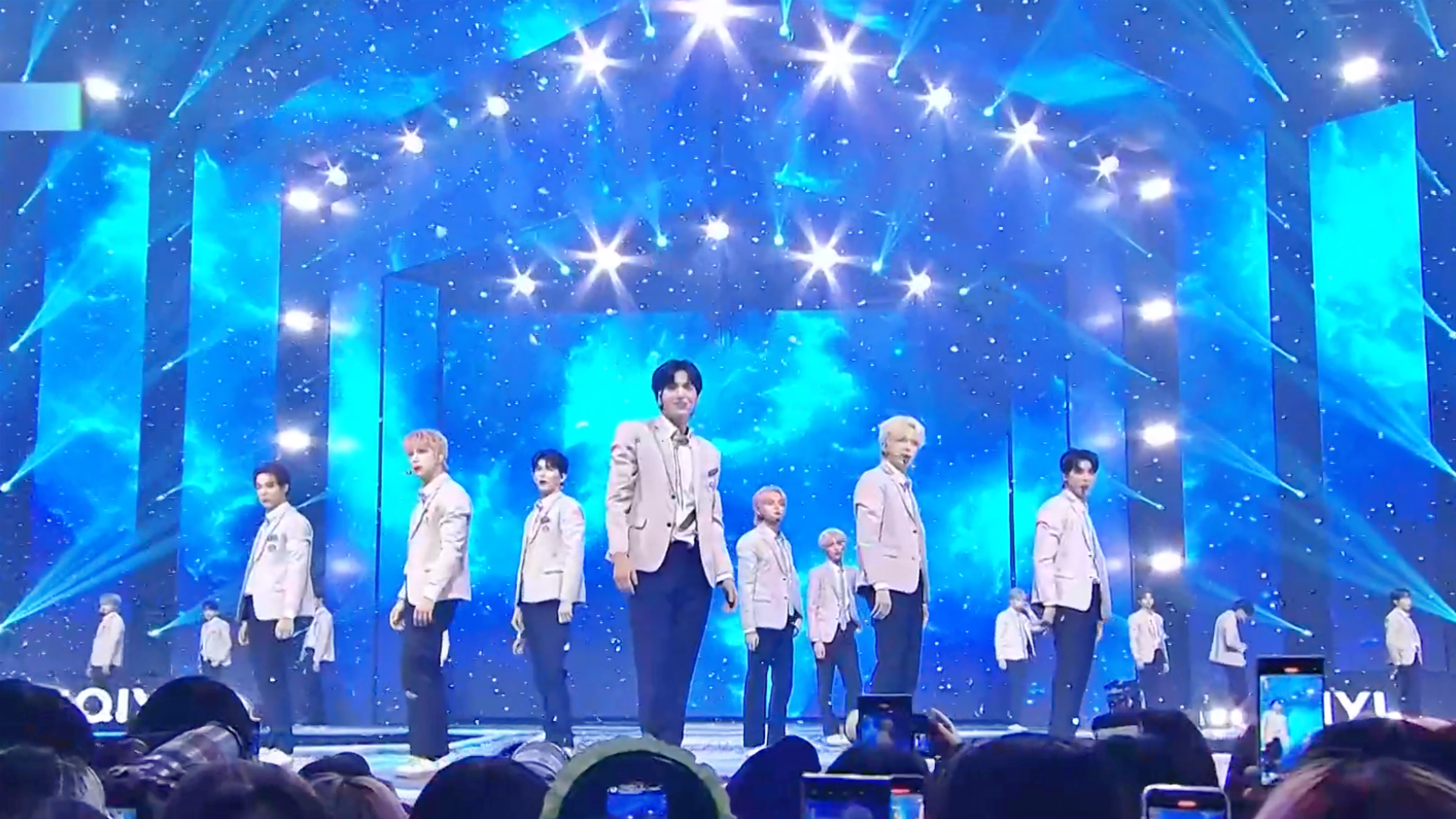 愛奇藝選秀綜藝《STARLIGHT BOYS 閃耀的少年》今(28日)舉辦總決賽。(截圖自愛奇藝國際站)