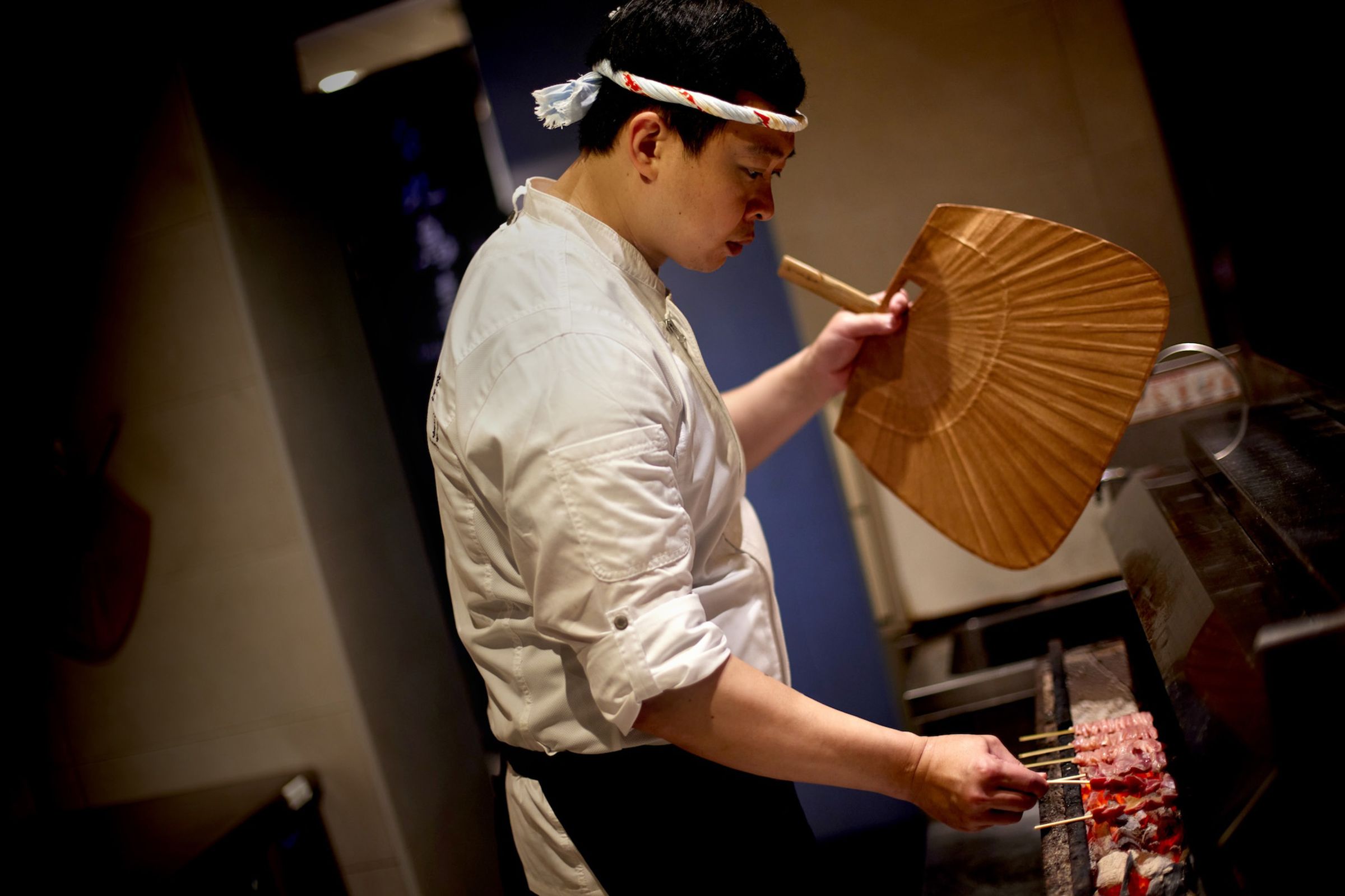 料理長Allen認為，脂玉金璟雞最大的魅力在於脂香更飽滿、肉汁更豐富，以及肉質纖維更加細緻。