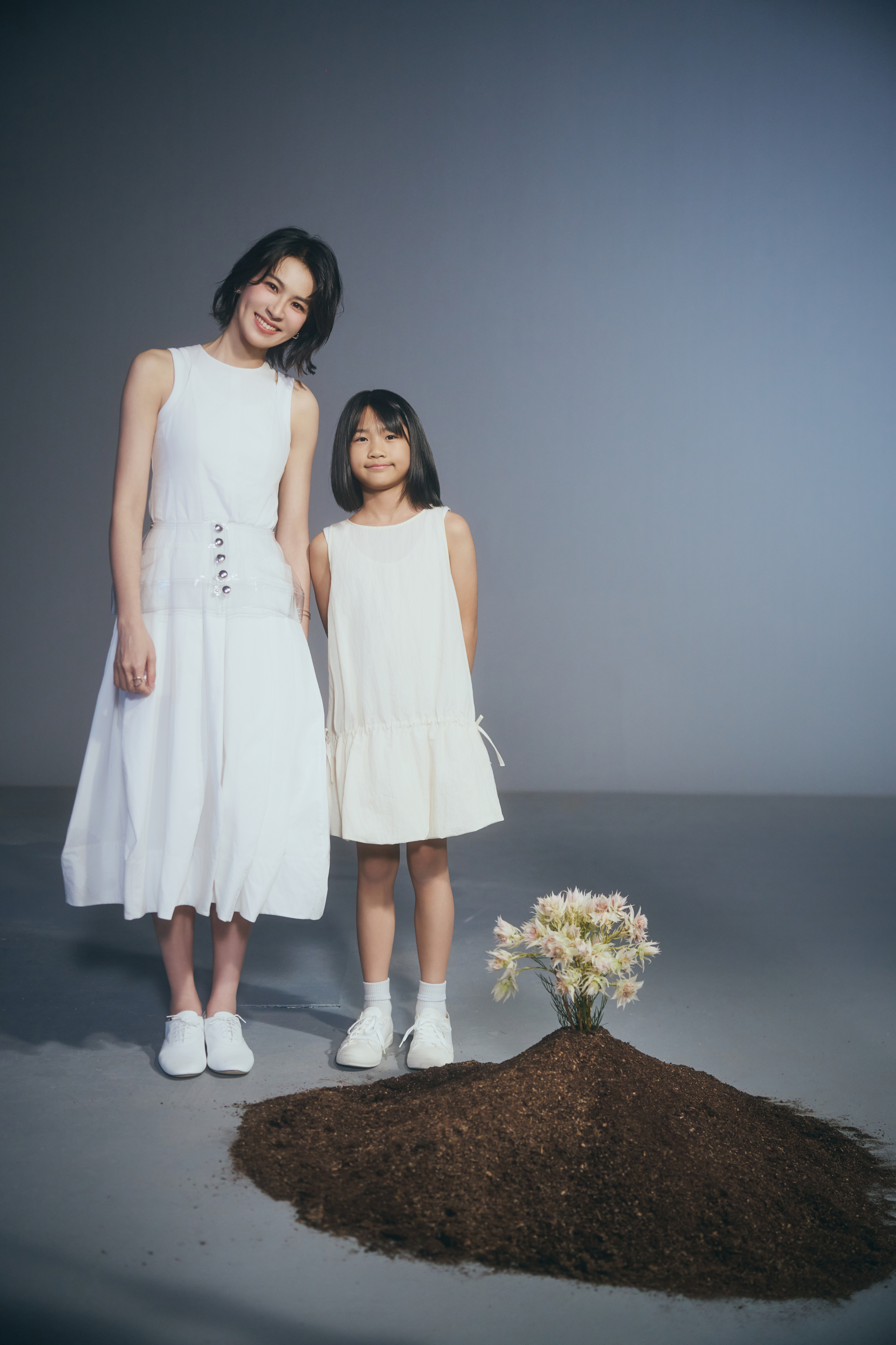 曾沛慈跟小妹妹對戲時,被叮嚀眼神要溫暖一點。(圖/華研國際提供)