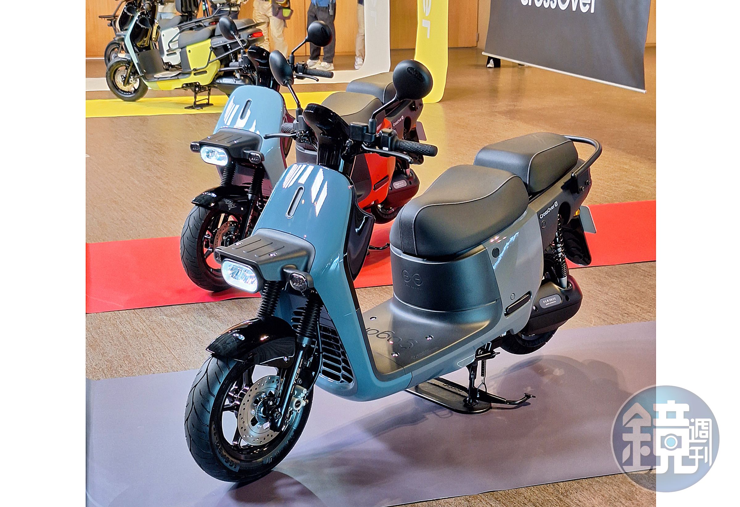 Gogoro 發表全新機種 Gogoro CrossOver，打造第一款「二輪跨界休旅」，空間、安全、舒適、動力、操控、品味樣樣精通，滿足都會生活與休閒樂趣一切所想！