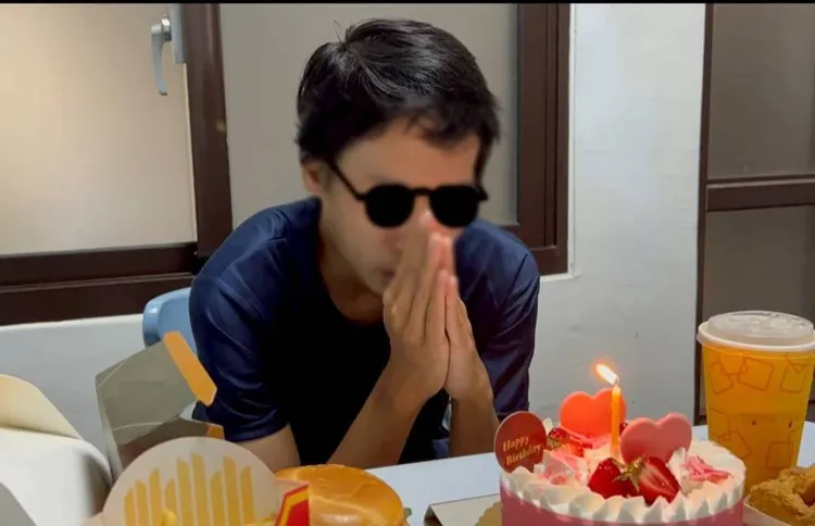 社會局正在協助這名「黑戶青年」重新建立生活技能，補上21年來錯過的一切。（翻攝自蘇乙青臉書）