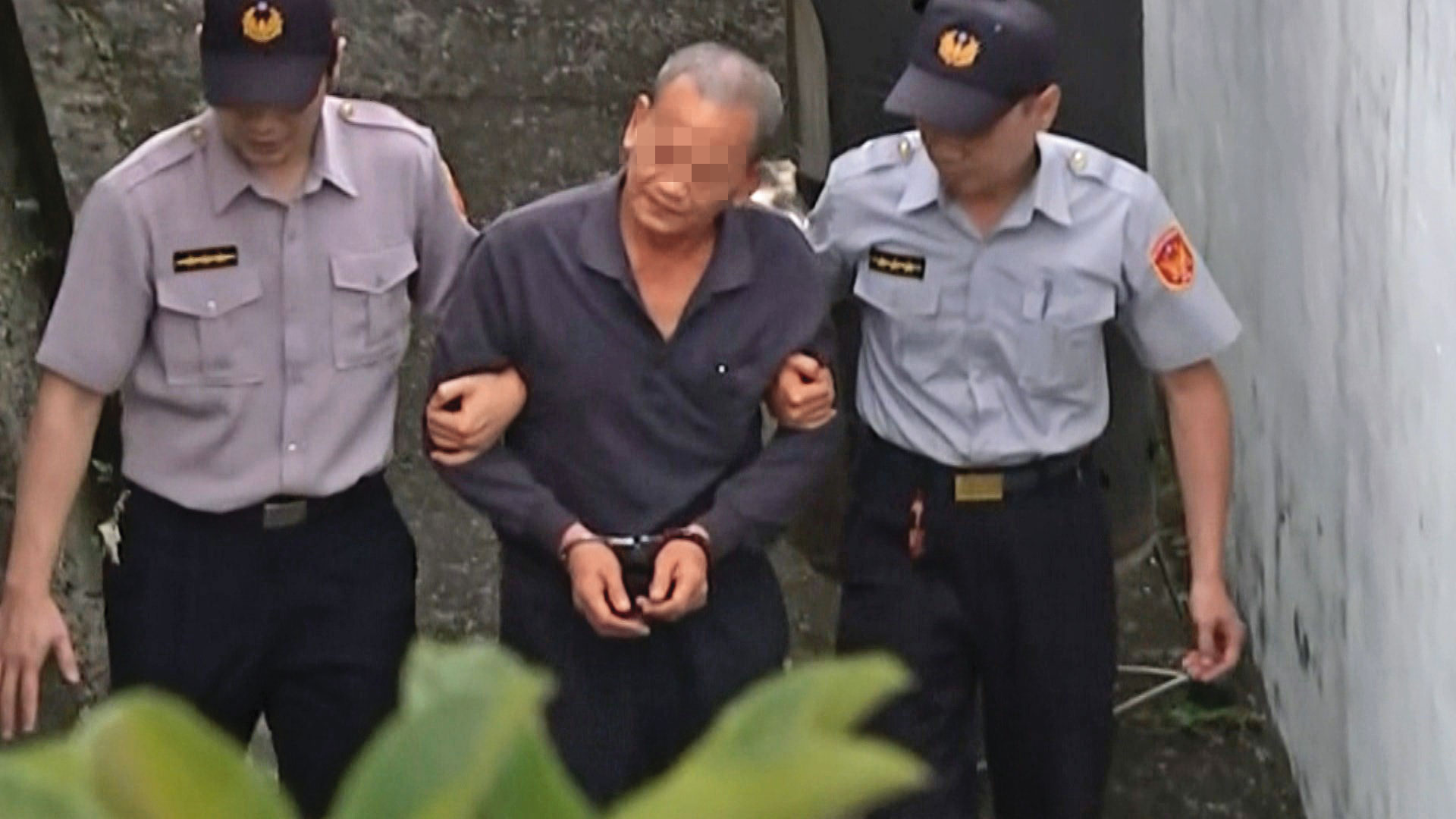 案發15年後，曹男（中）遭判死刑、槍決伏法。（東森新聞提供）