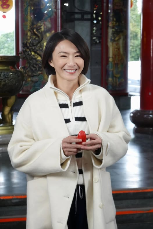 侯怡君在八點檔《好運來》一人分飾兩角。（民視提供）