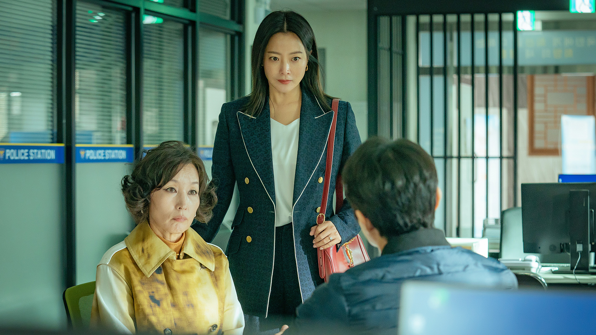 金喜善與李慧英在《我們，家》飾演婆媳，兩人一個是心理諮商師，一個推理小說家。（龍華戲劇台提供）