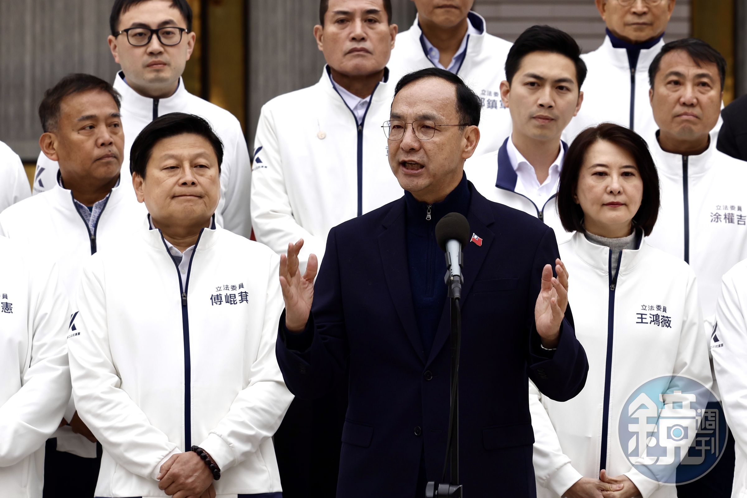 面對朱立倫宣布推動反廢死、反戒嚴公投,卓榮泰表示兩者為矛盾且不存在的議題。