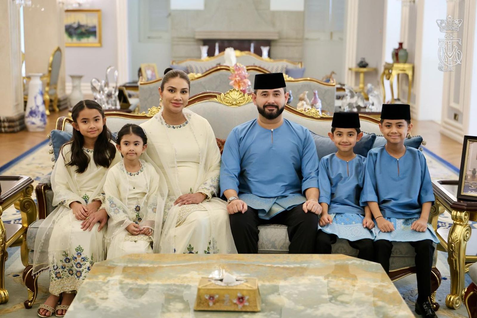 「身家1820億」馬來西亞王室傳喜訊!柔佛王儲妃順產第5胎 元首喜迎第7孫