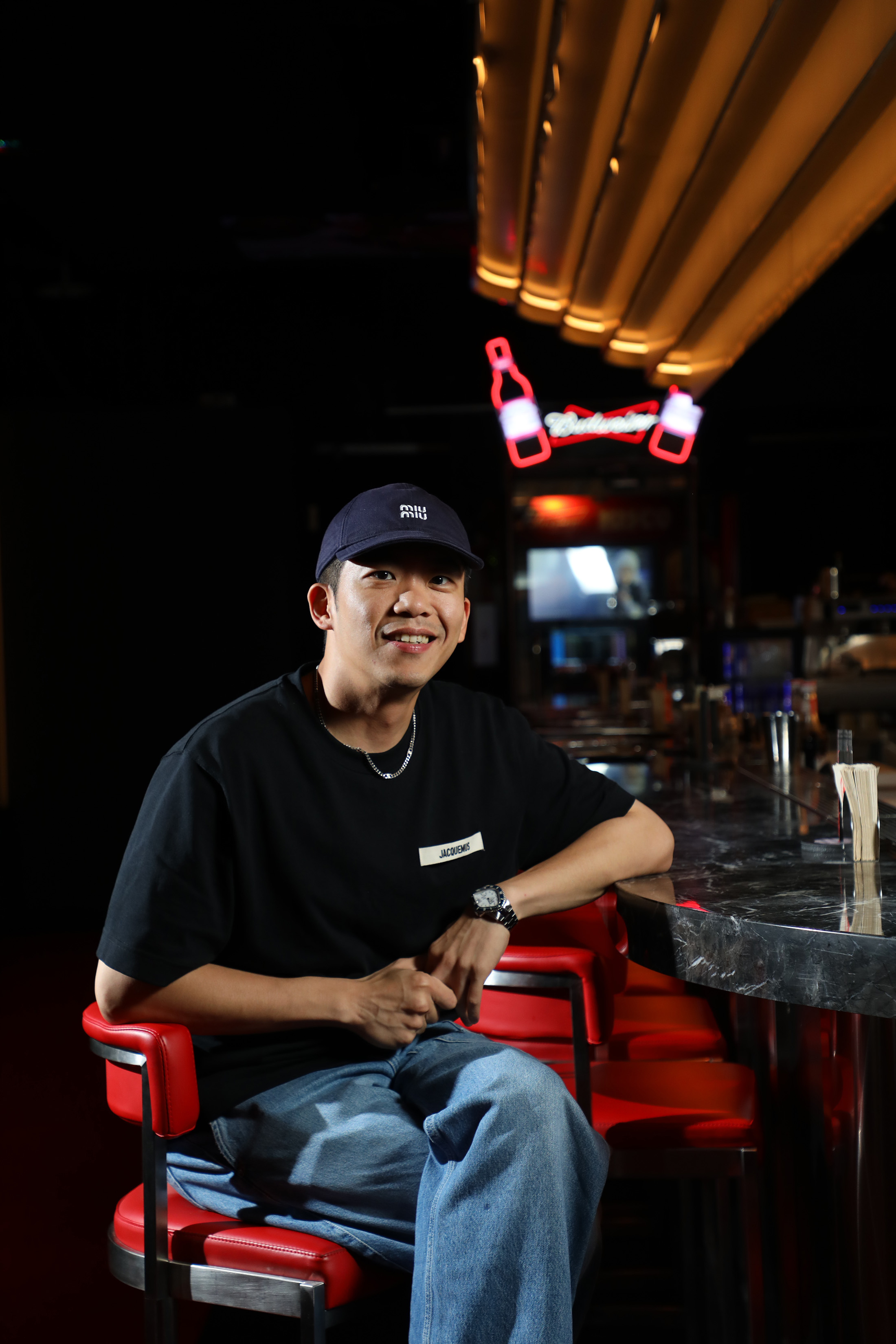 KISCO創辦人Brian打造出融合美式餐廳情懷與夜店音樂節奏的潮流餐酒館。