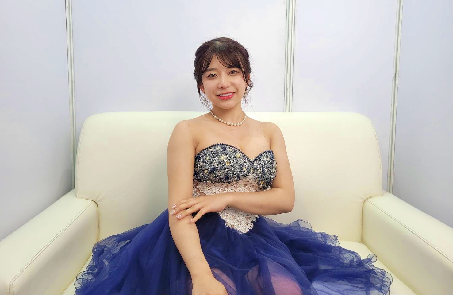 日本AV新人女優川越仁子出道未滿2個月就來台灣參加成人展，心情超雀躍。