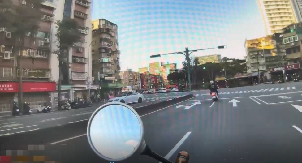 信義毒蟲拒檢飆車還撞傷2騎士。（警方提供）