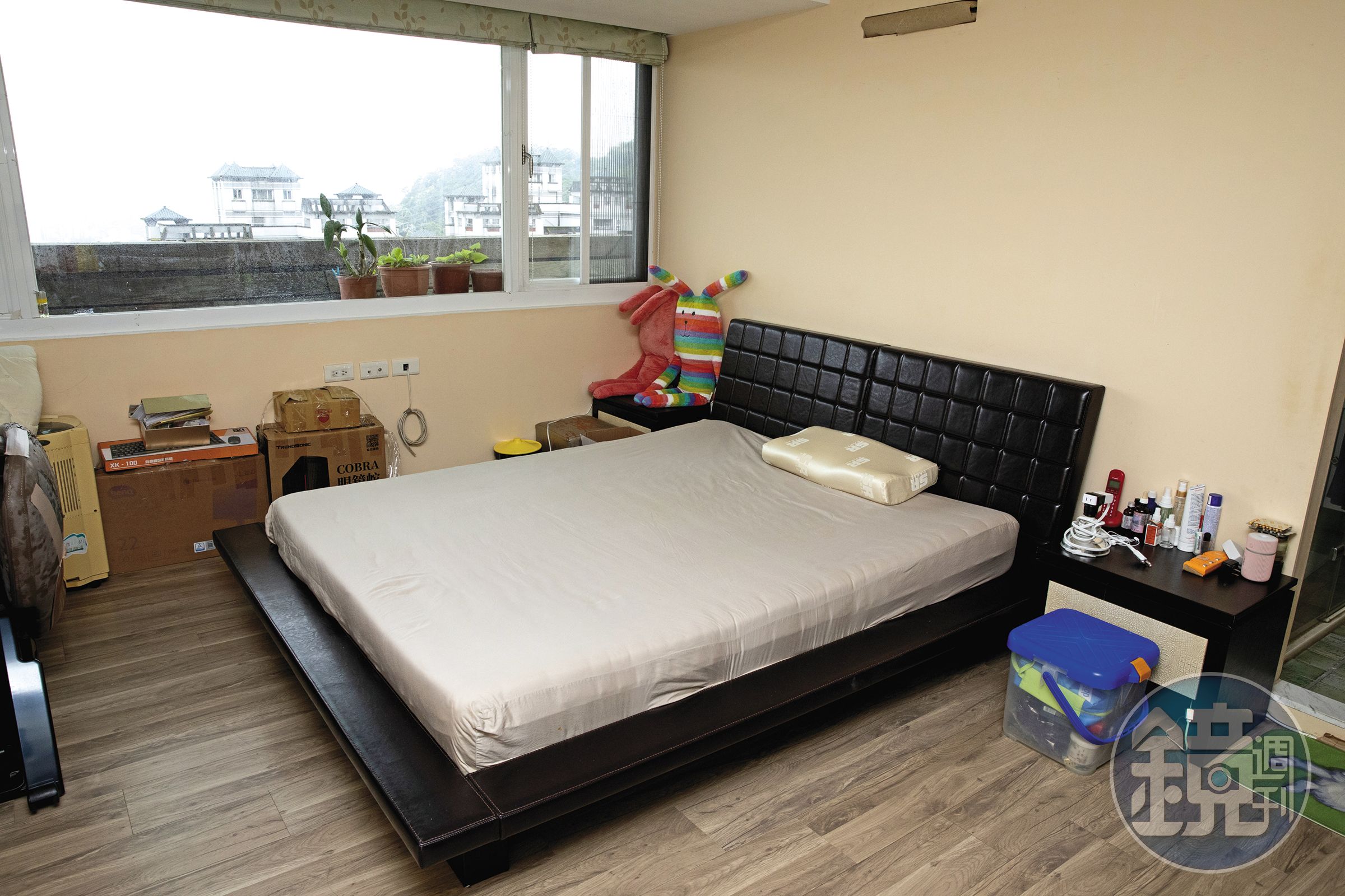 廖峻日前在新店安坑住處發病，倒臥在床。