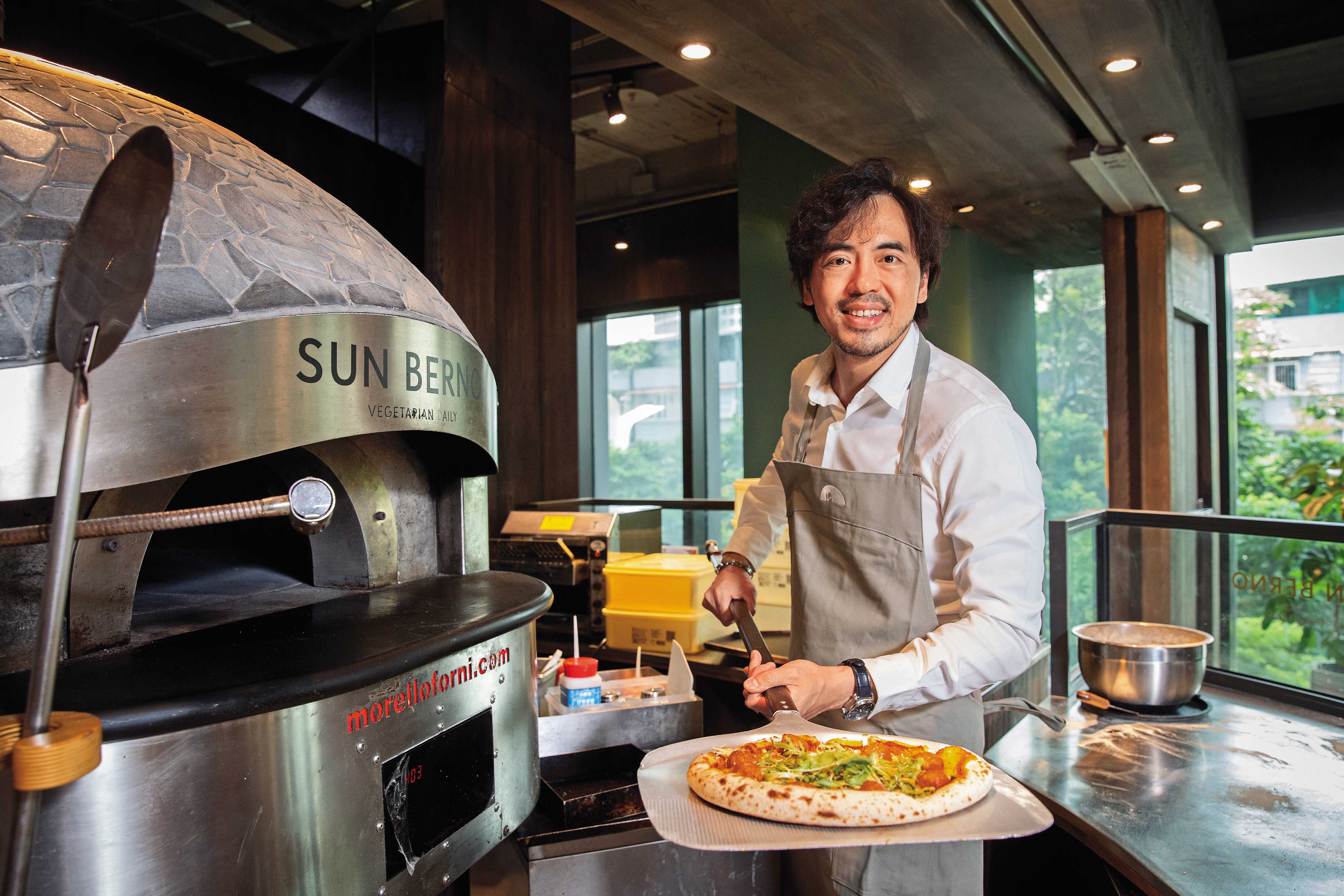 在董事長黃銘賢帶領下，路易莎今年整併多個餐食品牌。