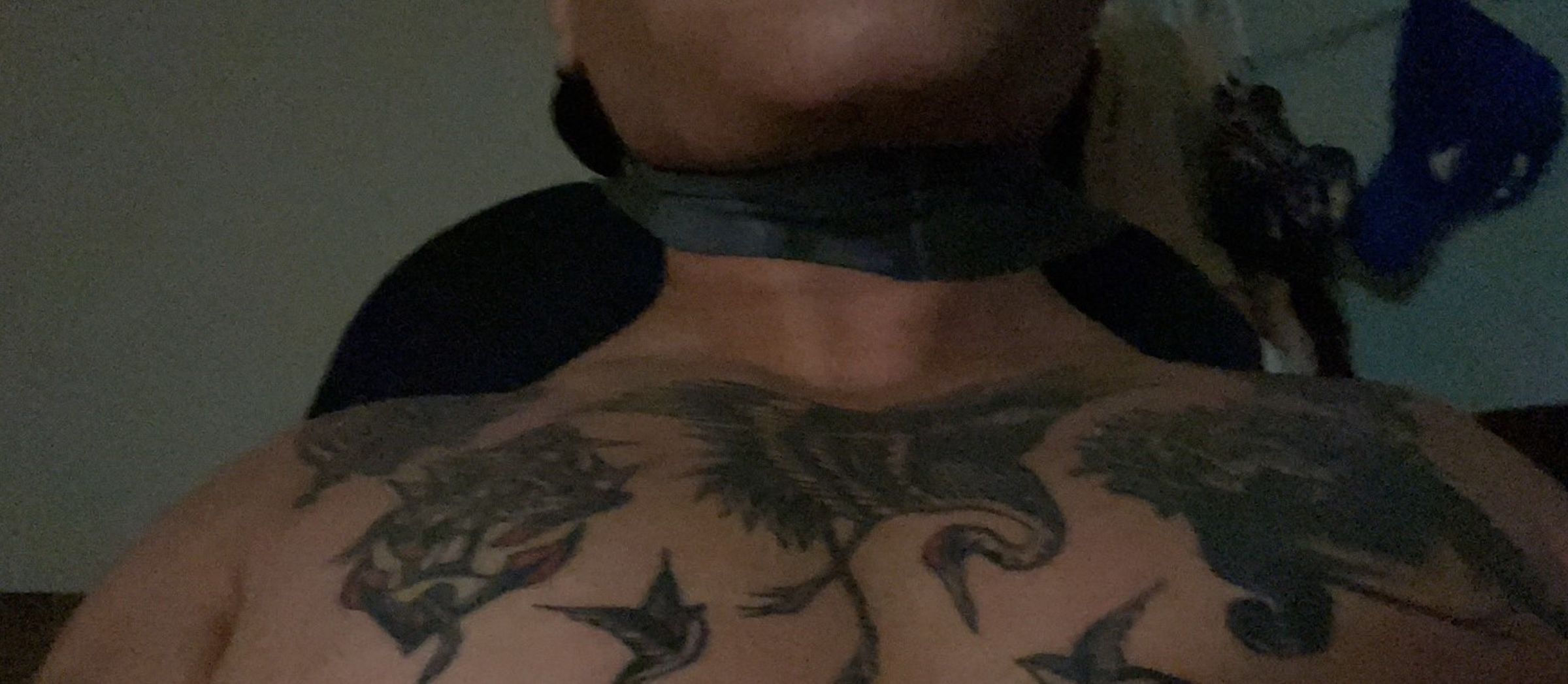 L姓中校遭爆精神狀況不穩，竟裸露上身露出刺青，傳「自縊照」給有過糾紛的友人。（讀者提供）