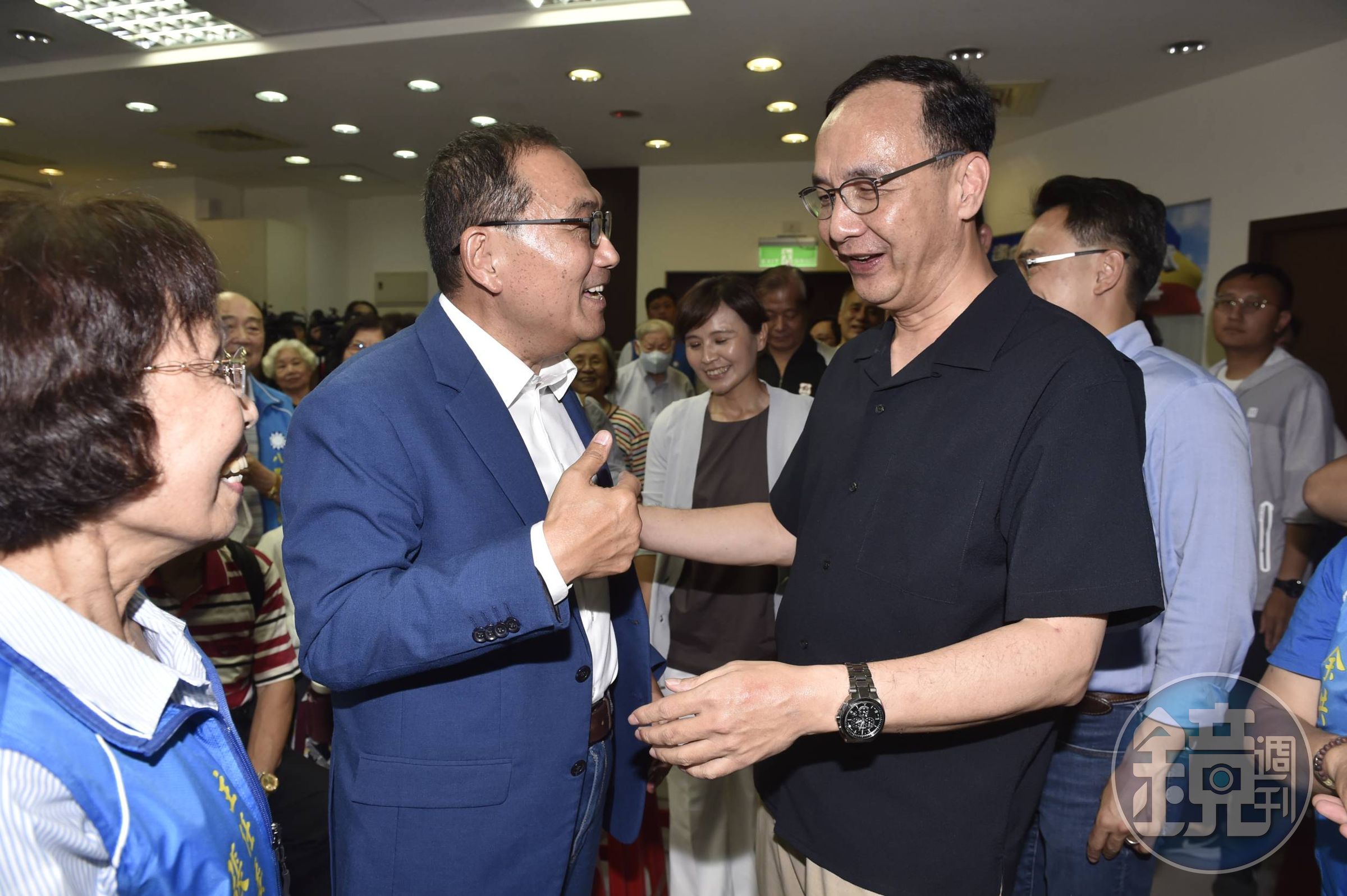 朱立倫在接受聯訪時表示,侯友宜對黨內事務極為關心,並全力支持國會改革。