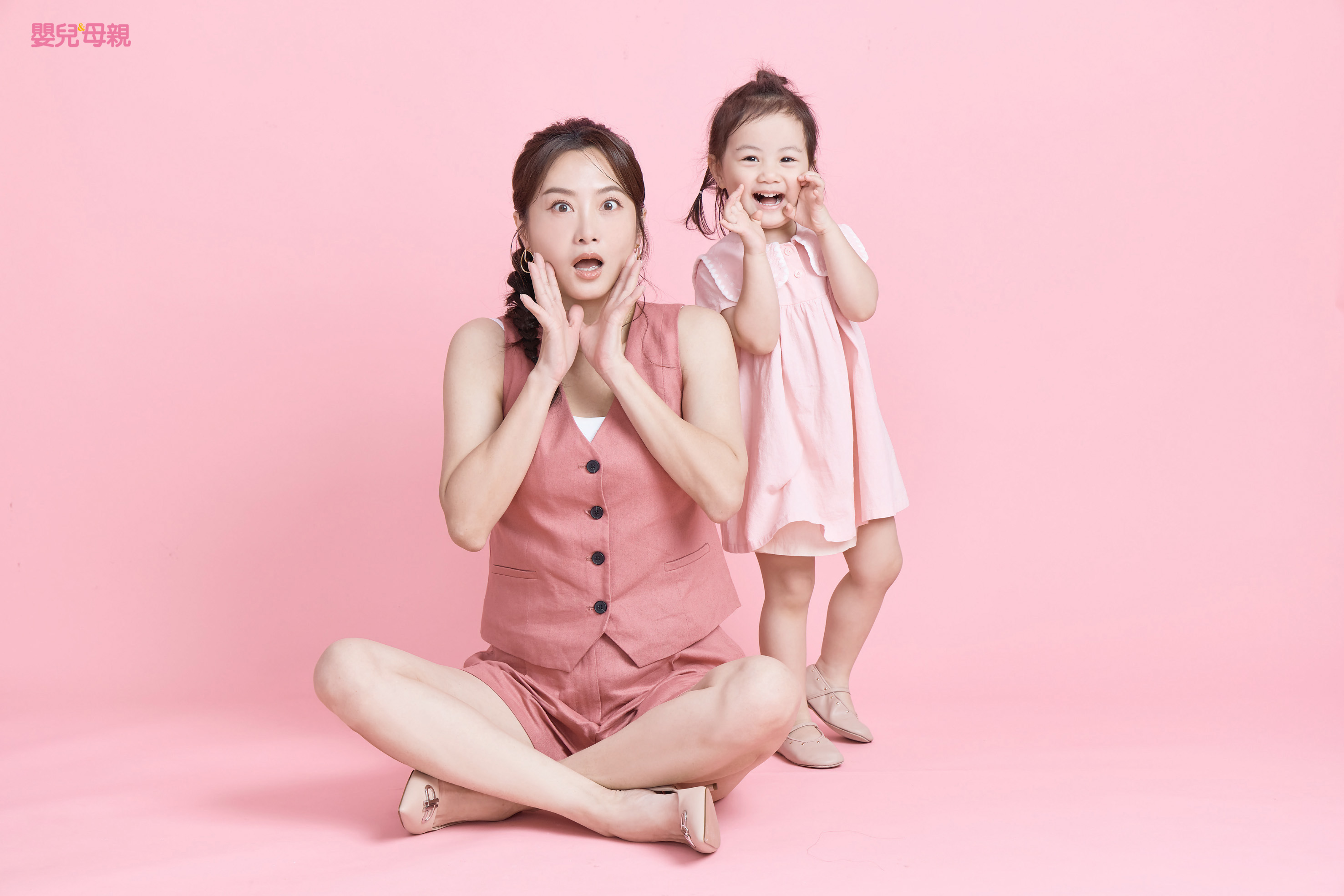 趙小僑夫妻倆為女兒分房睡。（《嬰兒與母親》提供）