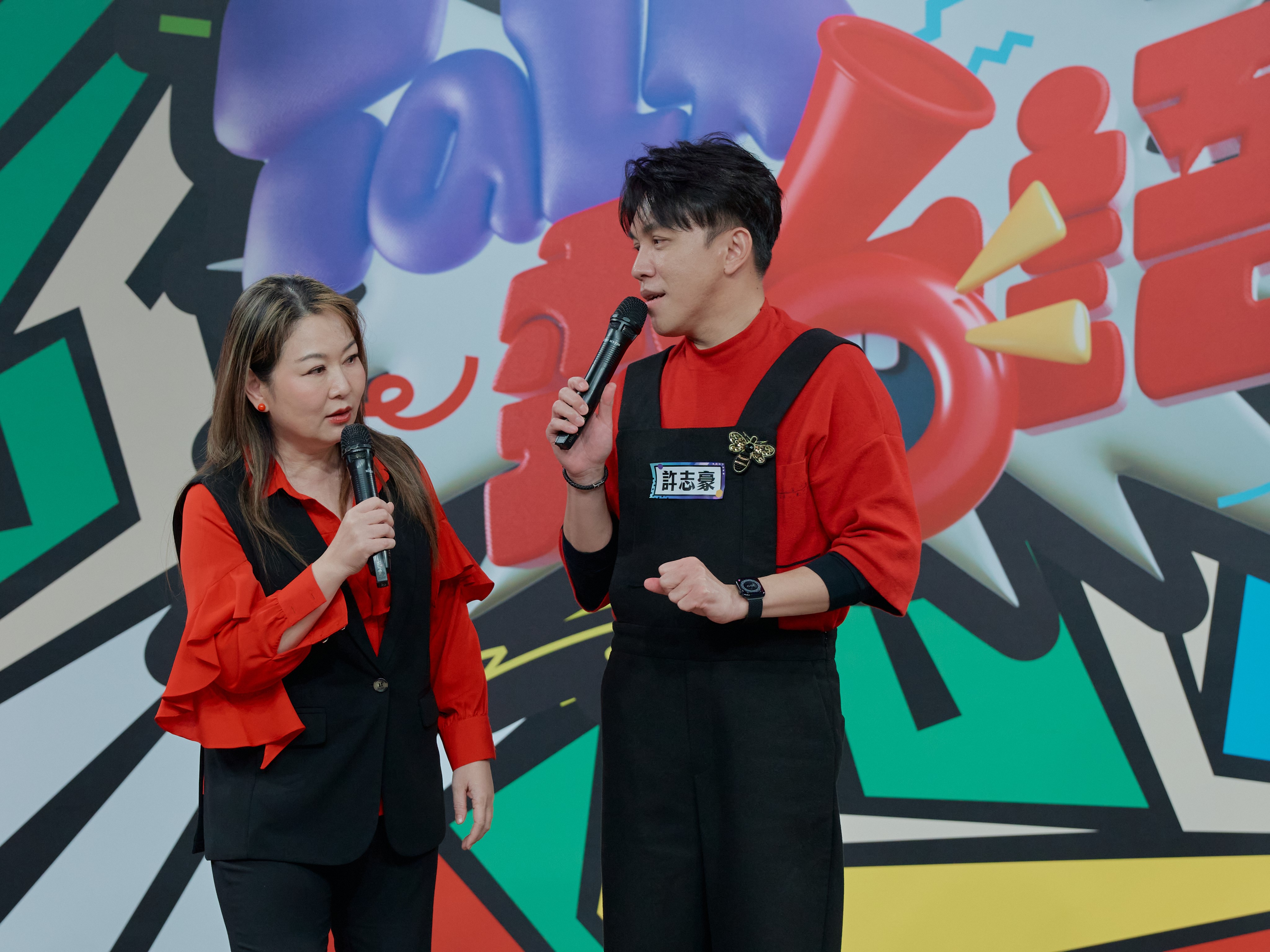 許志豪、張秀卿同台錄影。（公視台語台提供）