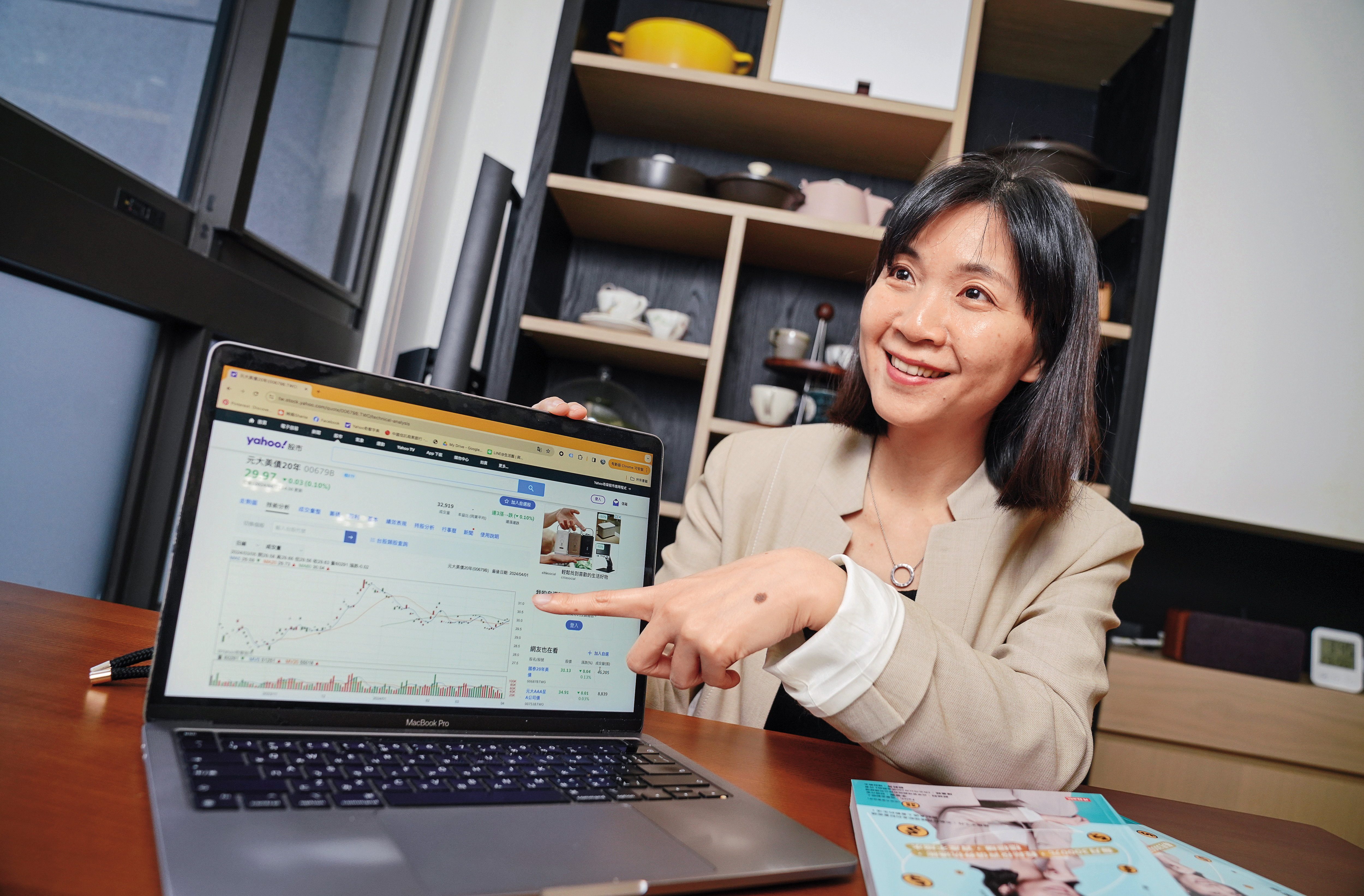 烘焙部落客辣媽用股債55：45的配置，讓自己晚上睡得著。