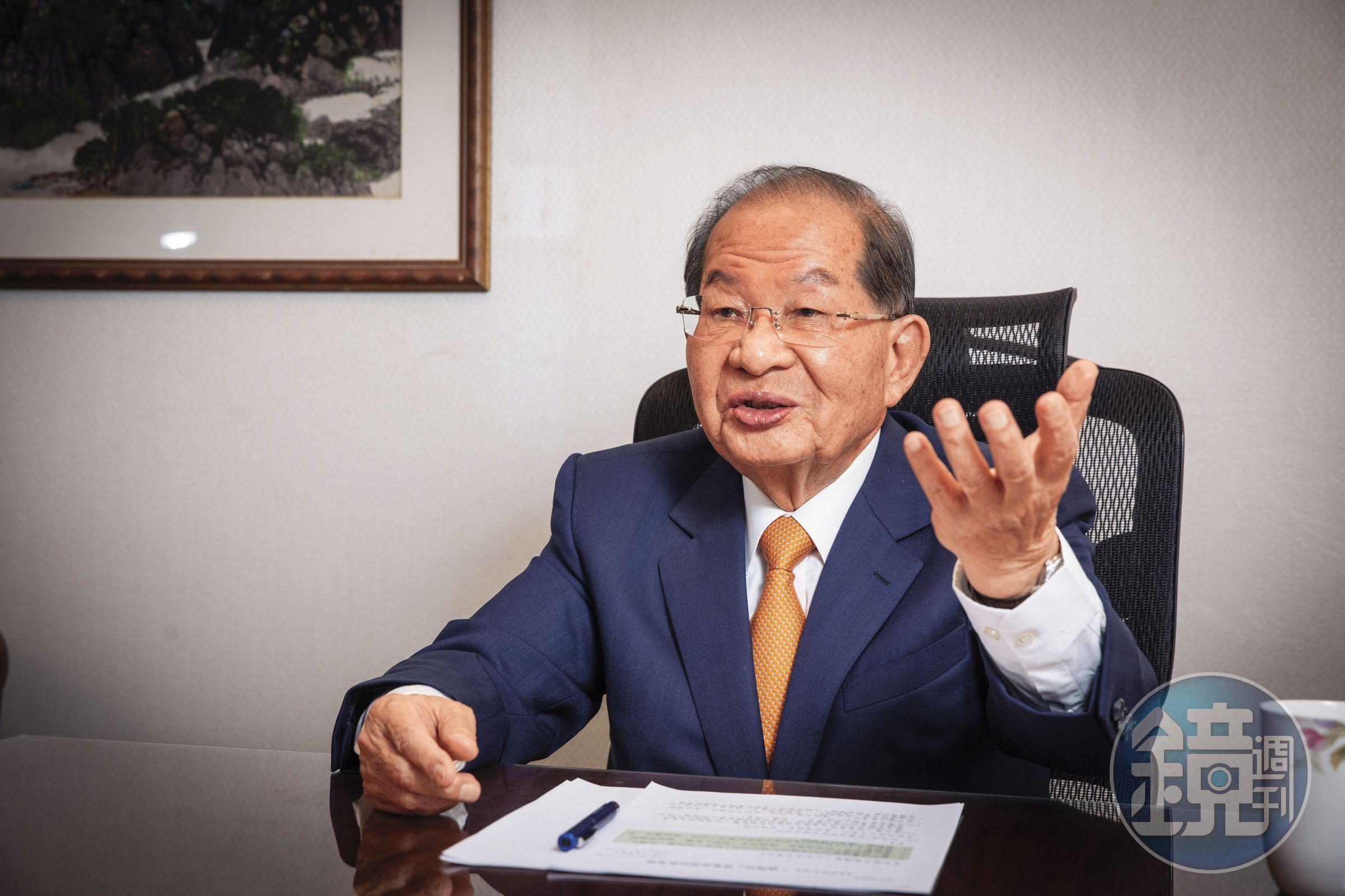 北市建商公會理事長陳勝宏憂心表示，房市若崩盤，最後受苦的仍是台灣人民。