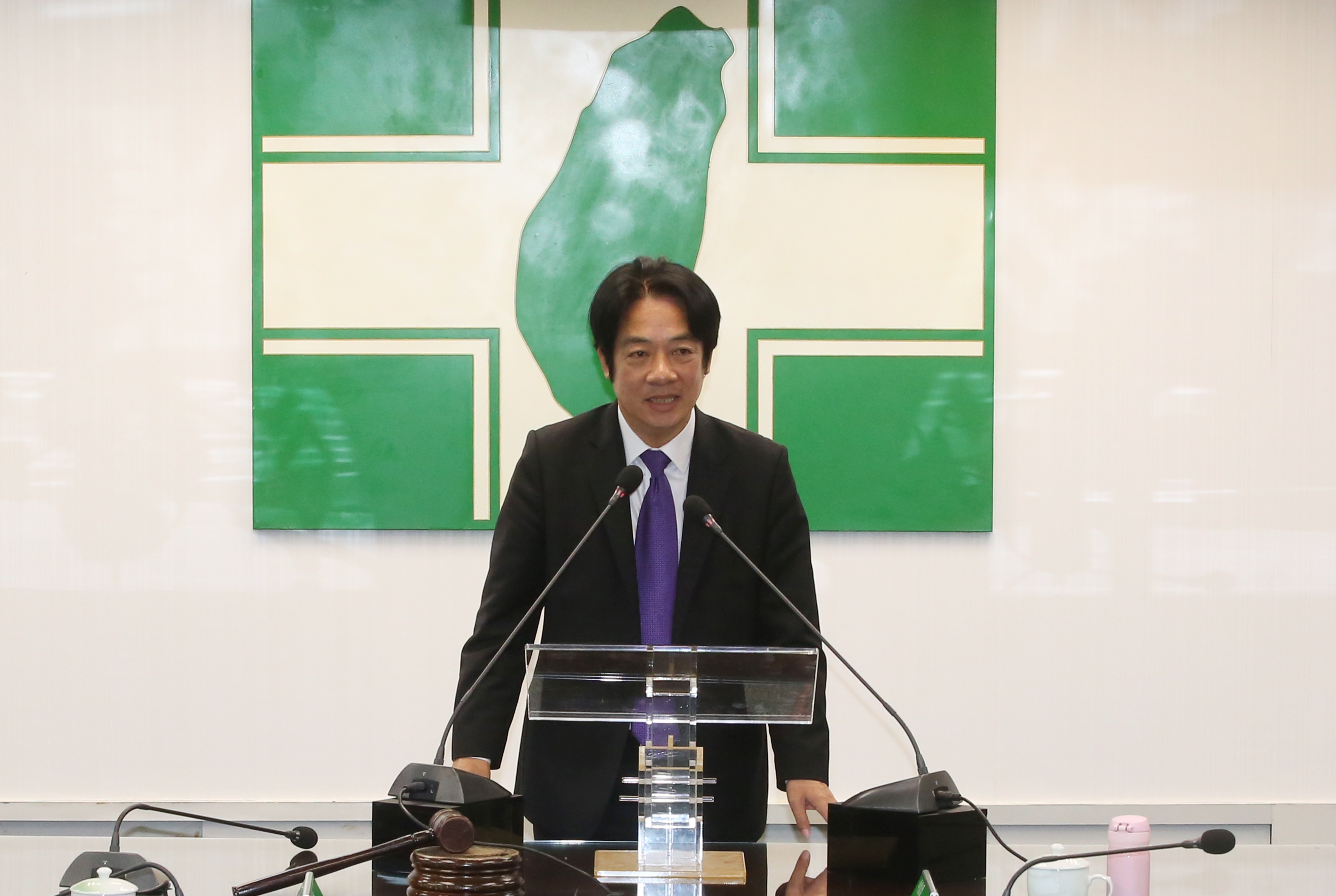 賴清德今出席民進黨中常會時，提到行政院近日將會依立法院審議通過「特別條例」，提出特別預算案。（本刊資料照）