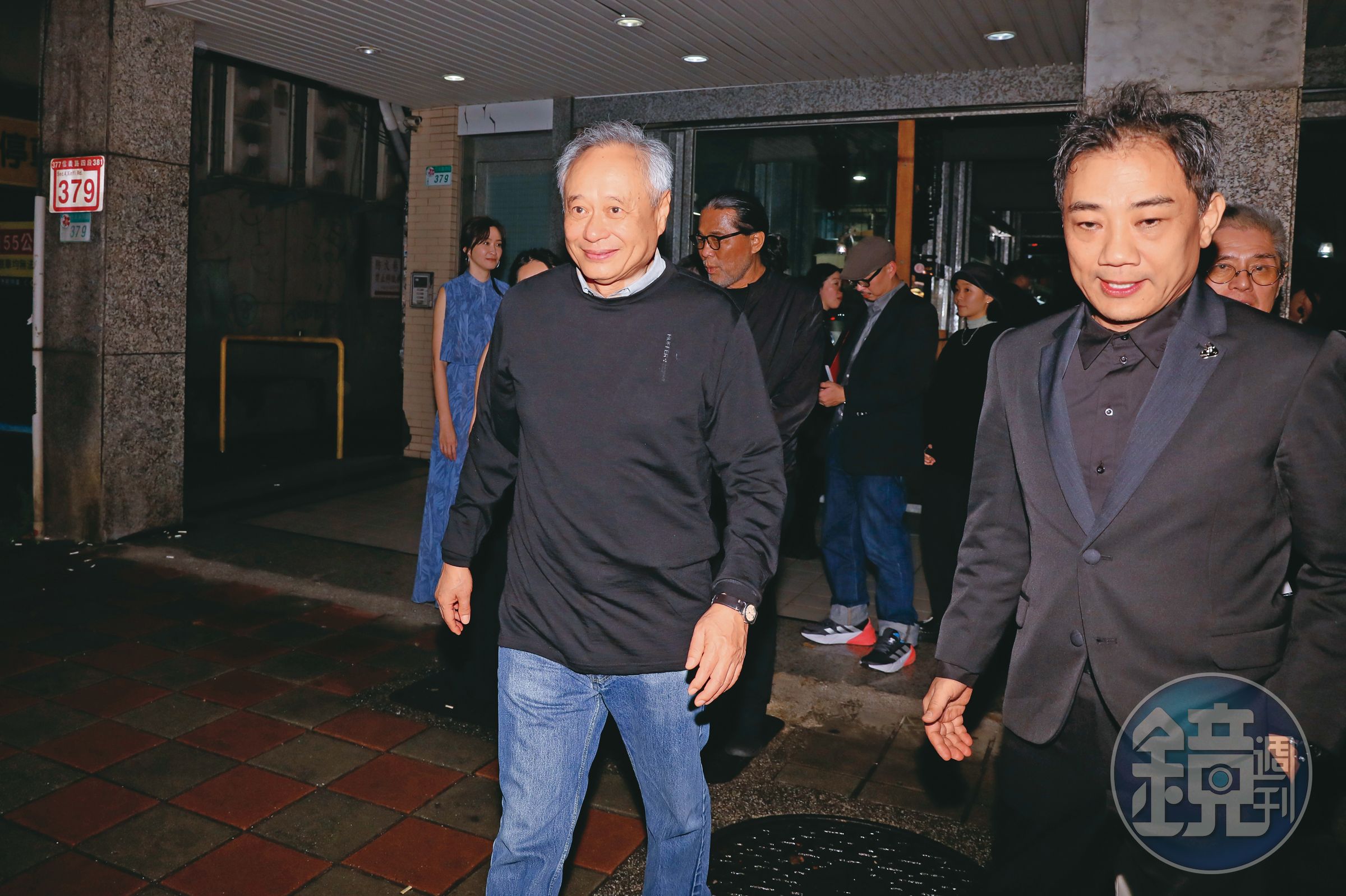 蕭雅全（右）曾被視為台灣下一代國際大導接班梯隊，權勢性騷重擊他的上升氣勢。左為李安。