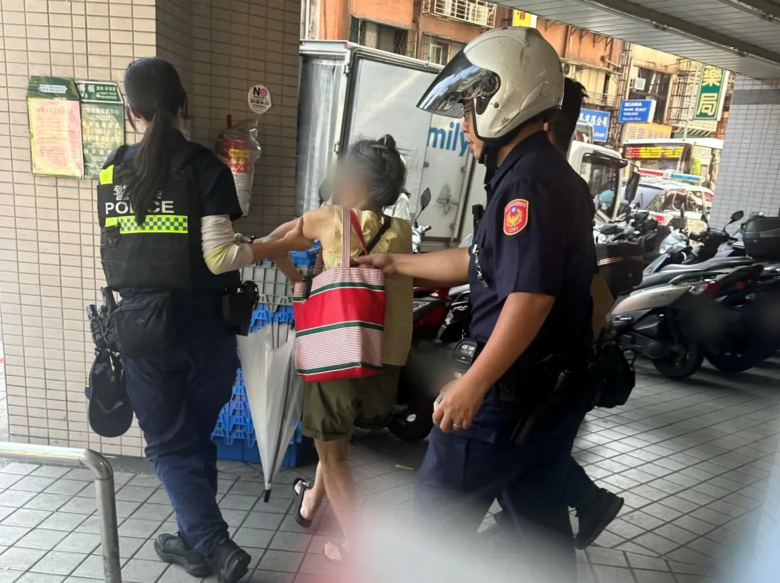 北捷被飛踢通緝犯婦人落網。（翻攝threads@f731102）