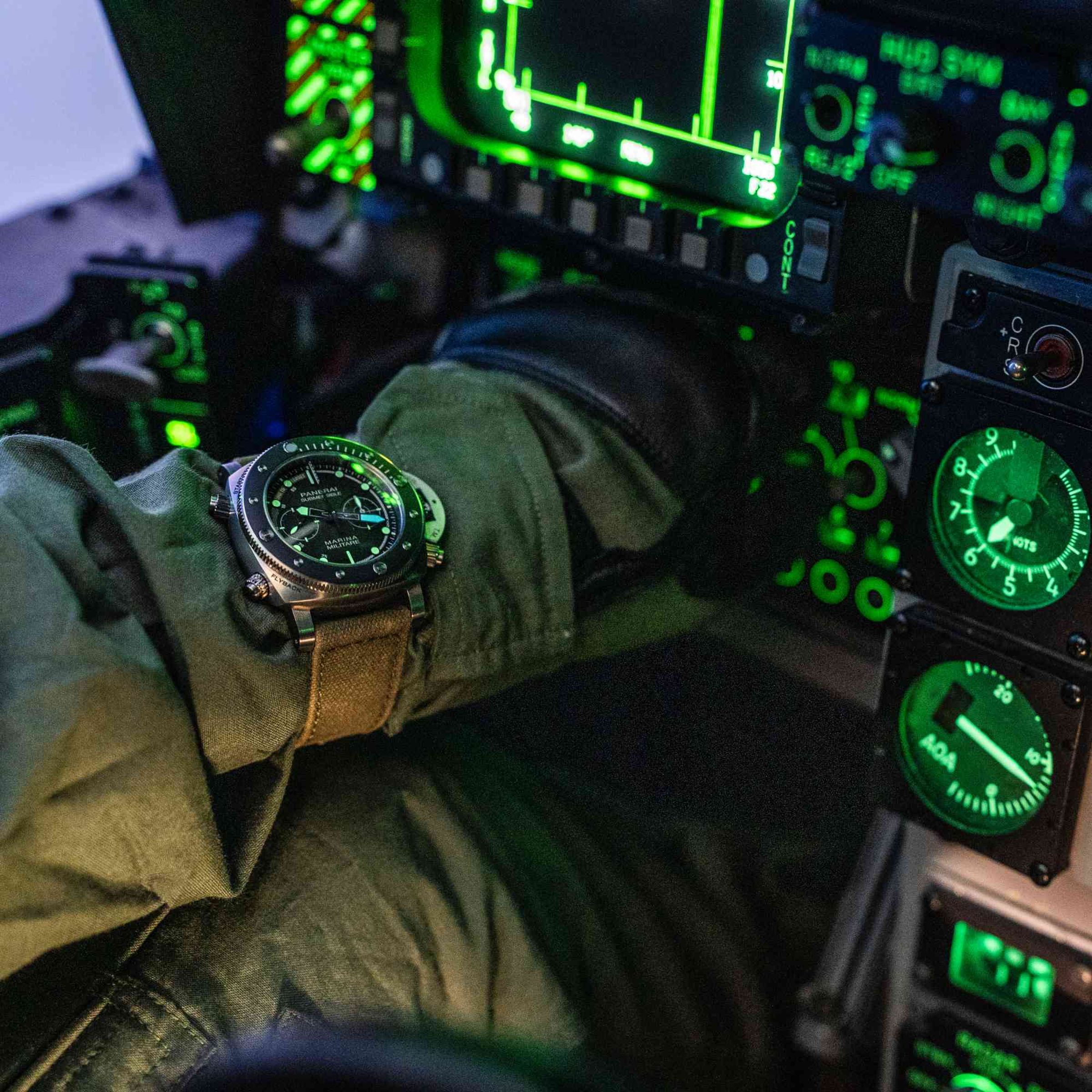 PANERAI Submersible Chrono Marina Militare Experience Edition PAM01699 腕錶。