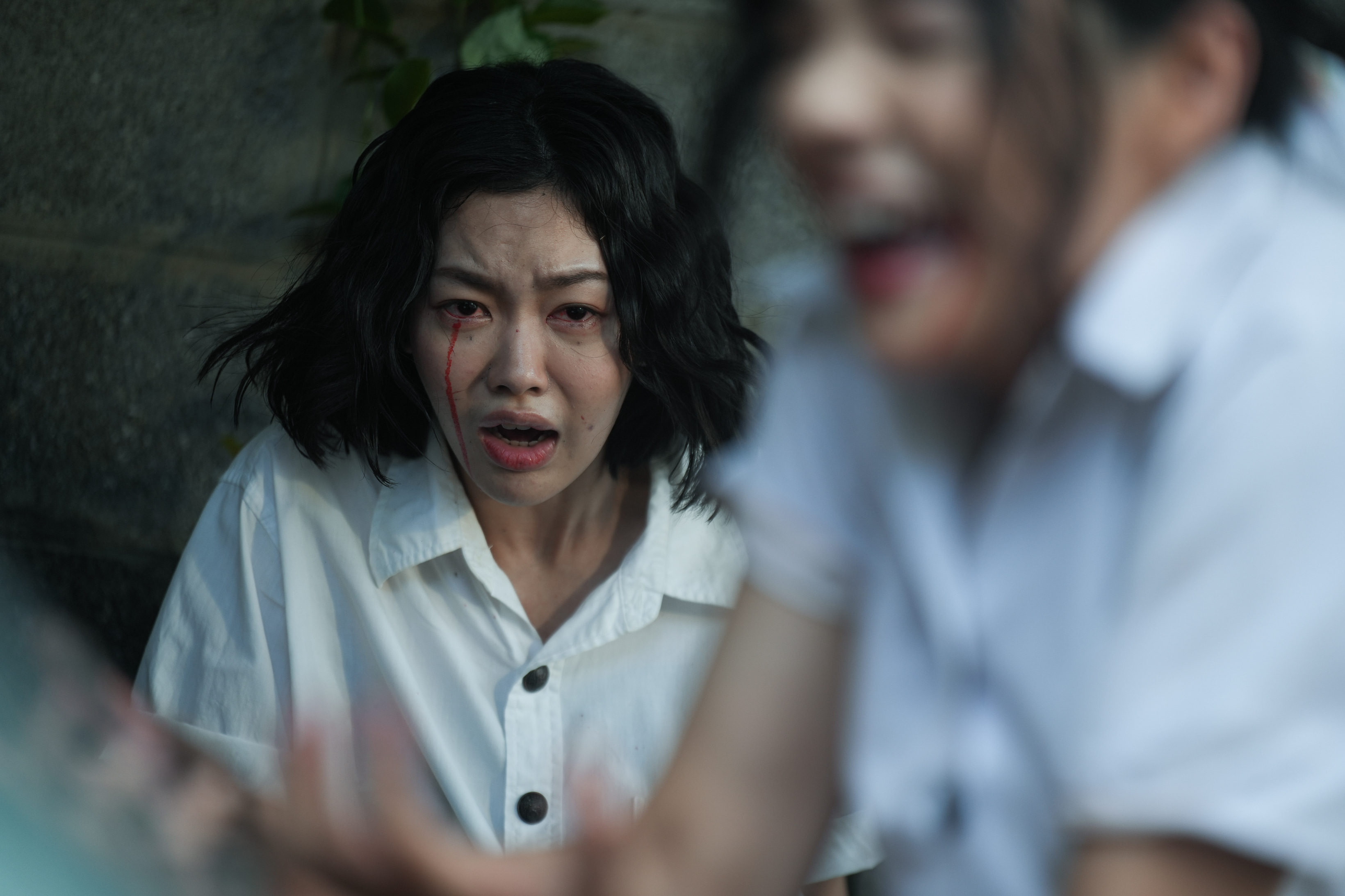 泰人氣女團PiXXiE成員Pimma也加入《邪降：覺醒》，有突破性演出。（威視電影提供）