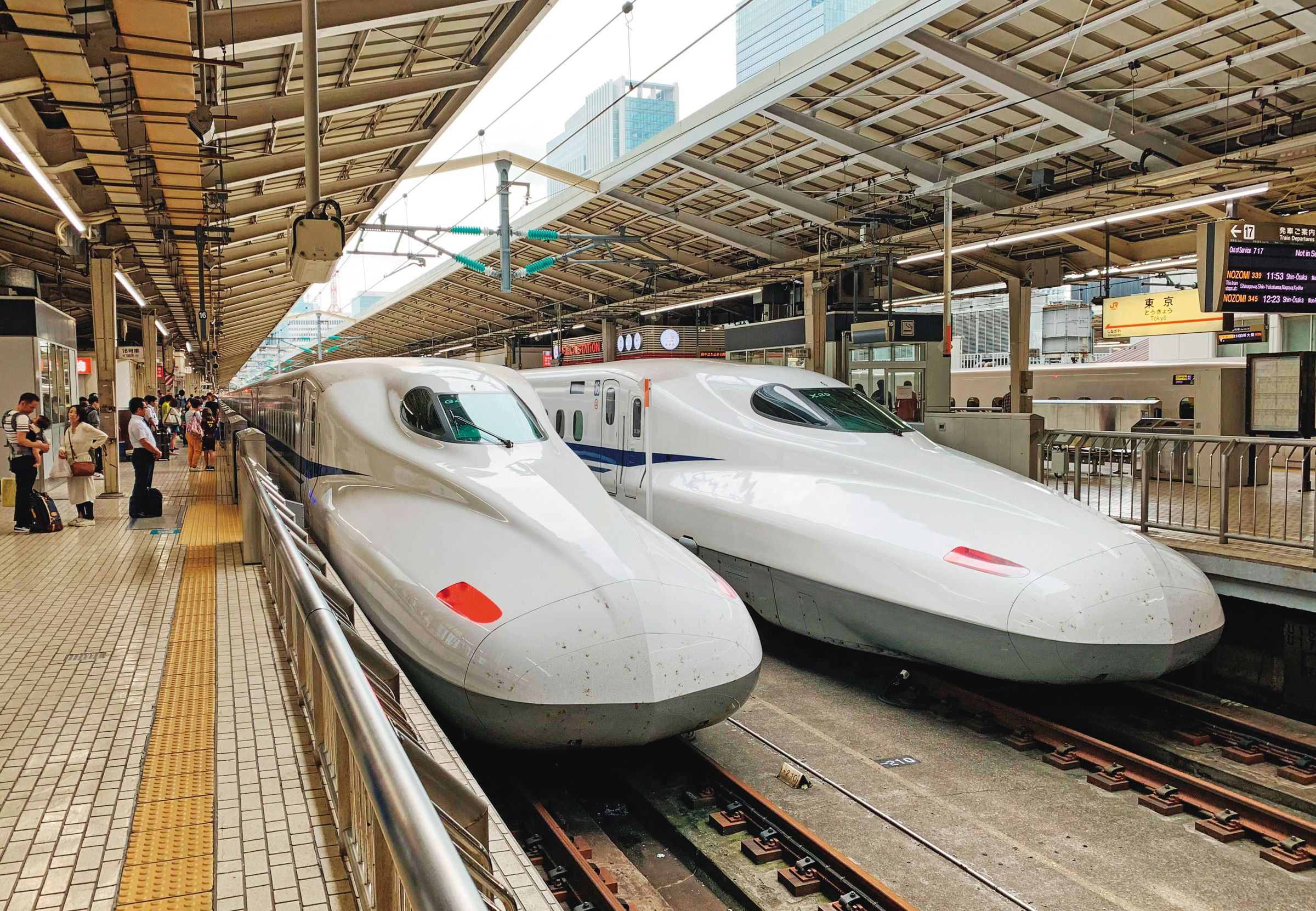 信用卡刷卡的旅平險僅理賠公共運輸交通工具,保障陽春。(pexels提供)