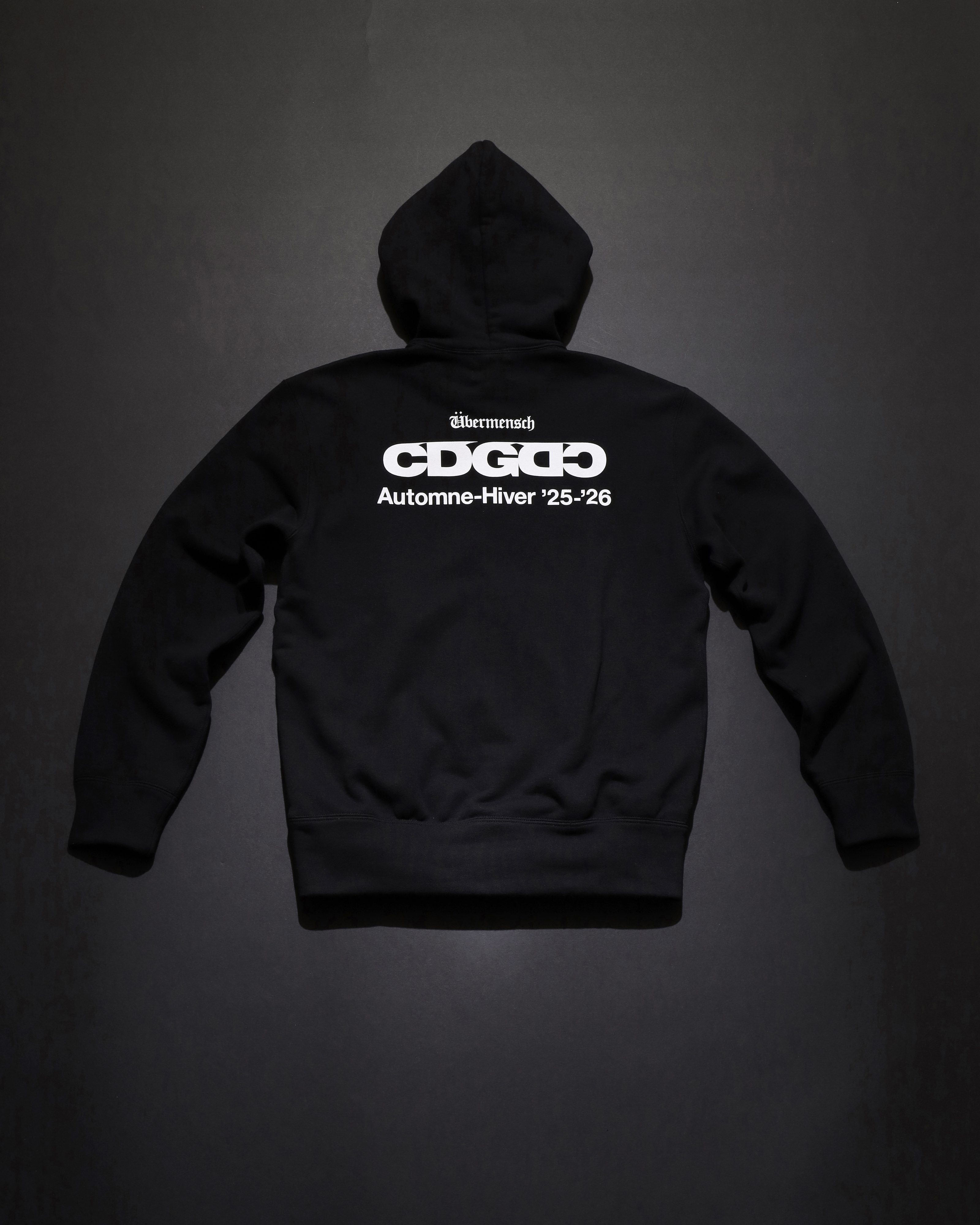 CDGxGD聯名款連帽上衣(背面)。NT$10,500(喜事集團提供)