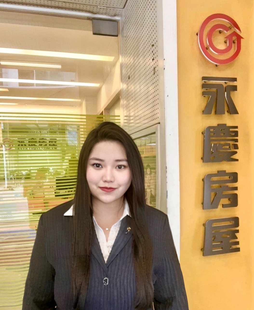 陳奕伶從餐飲業轉職到永慶房屋開啟職涯新篇章,為自己創下月收入6位數的成績。
