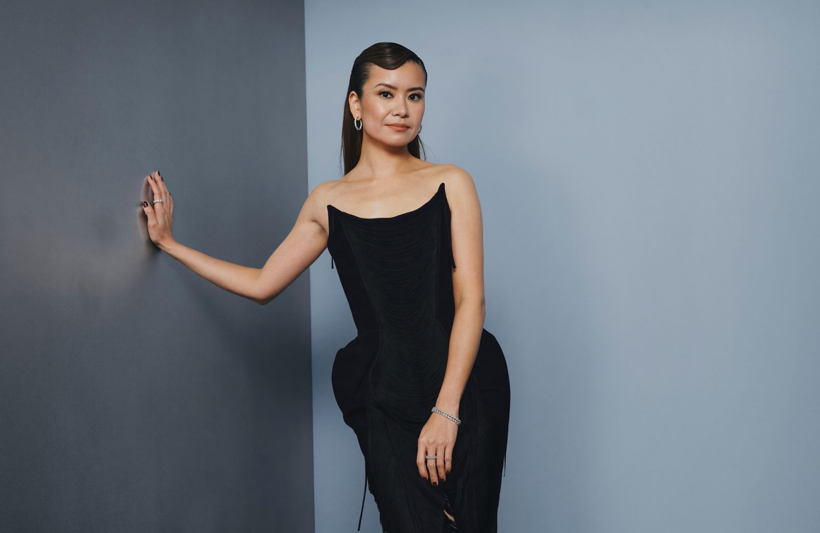 《哈利波特》的張秋回來了 《柏捷頓家族》第4季梁佩詩化身壞主人