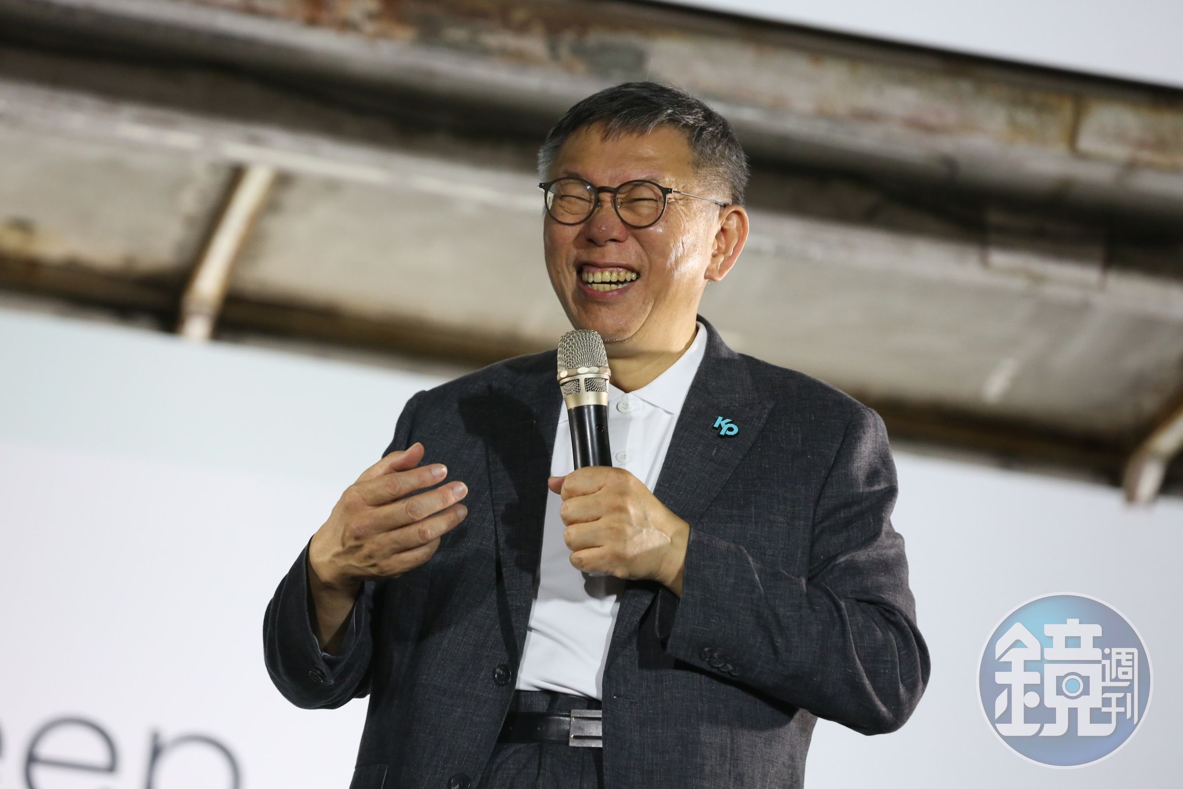 柯文哲日前以攝護腺癌的治療比喻兩岸問題，遭台灣泌尿科醫學會聲明打臉。
