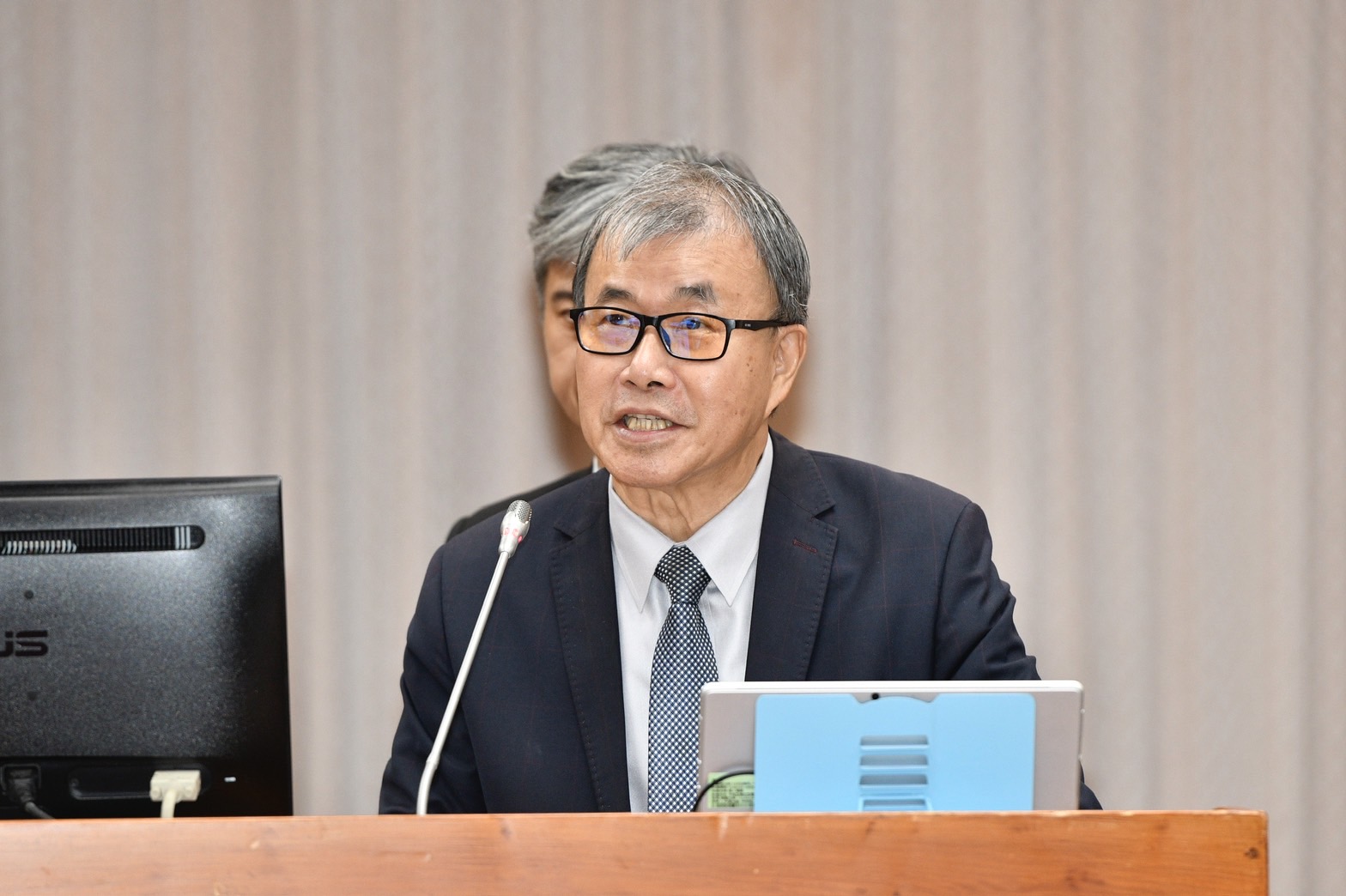 教育部長鄭英耀今罕動怒批，講這種話的立委應該負責任。（本刊資料照）