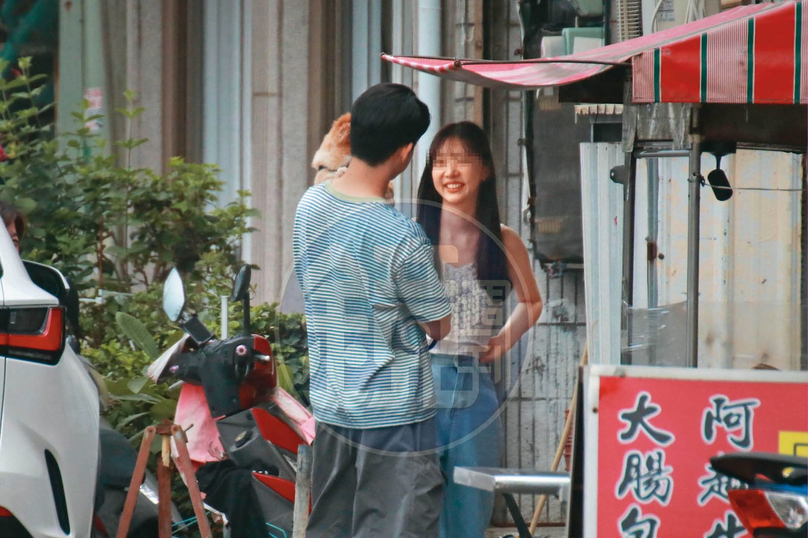 本刊直擊，許芊芊和老公婚後幸福，放假常一起外出遊玩