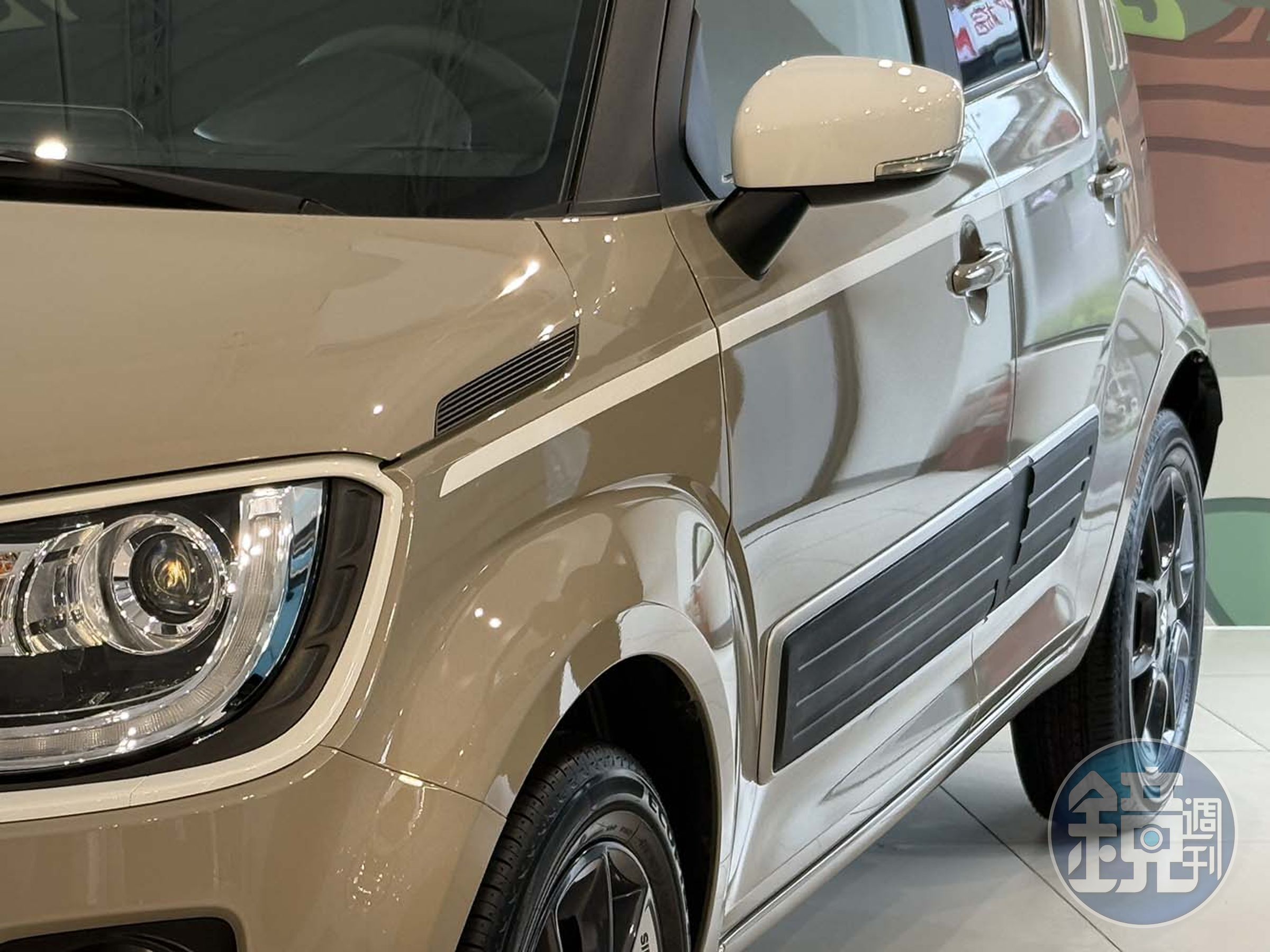 SUZUKI Taiwan也同步推出IGNIS都會探險特仕車，在外觀套件展現年輕時尚的生活風格。