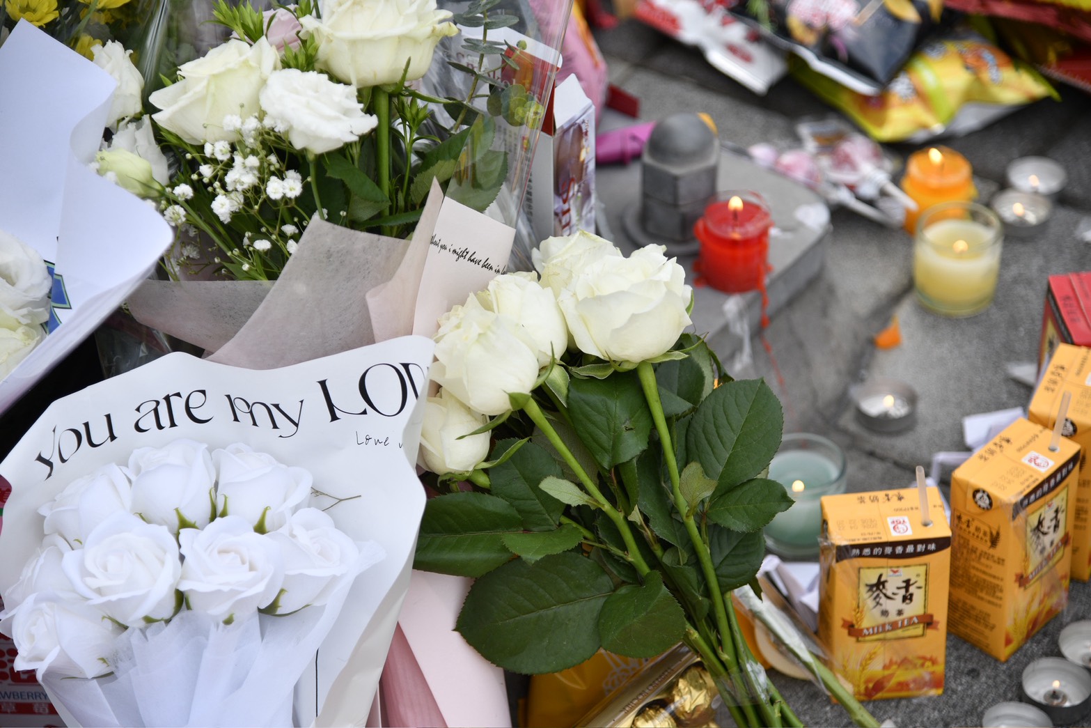 三峽溫柔追思變混亂現場！「悼念式違停」成亂象。（鏡報新聞網李智為）