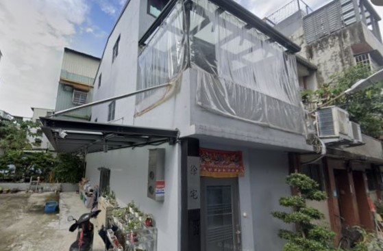 小基地危老案比例日益增加，改建損鄰事件也頻傳。而三重小基地案價高漲，助推建商興趣。（翻攝自google maps）