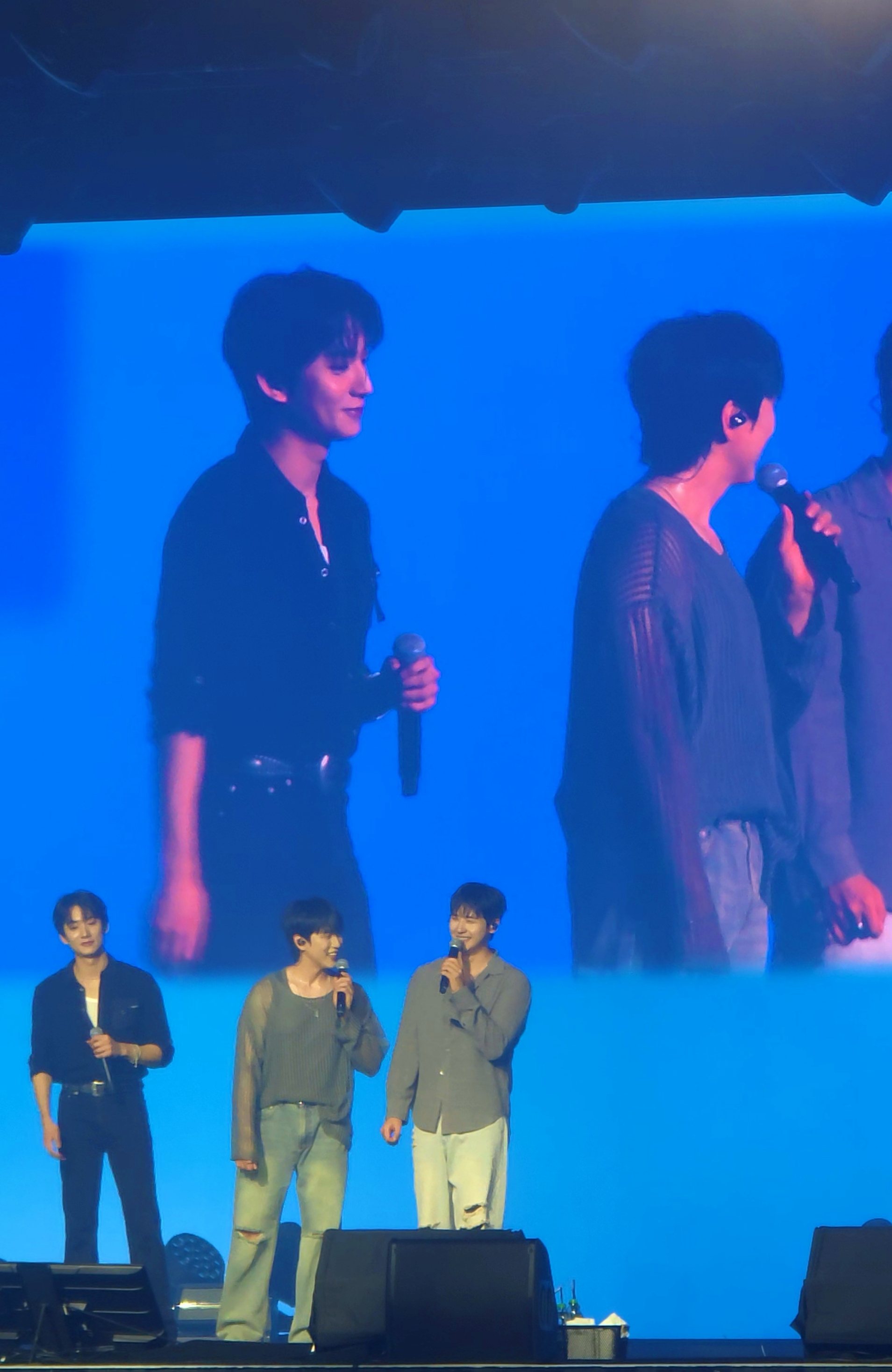 B1A4稱讚BANA(粉絲名)是最棒的主唱。