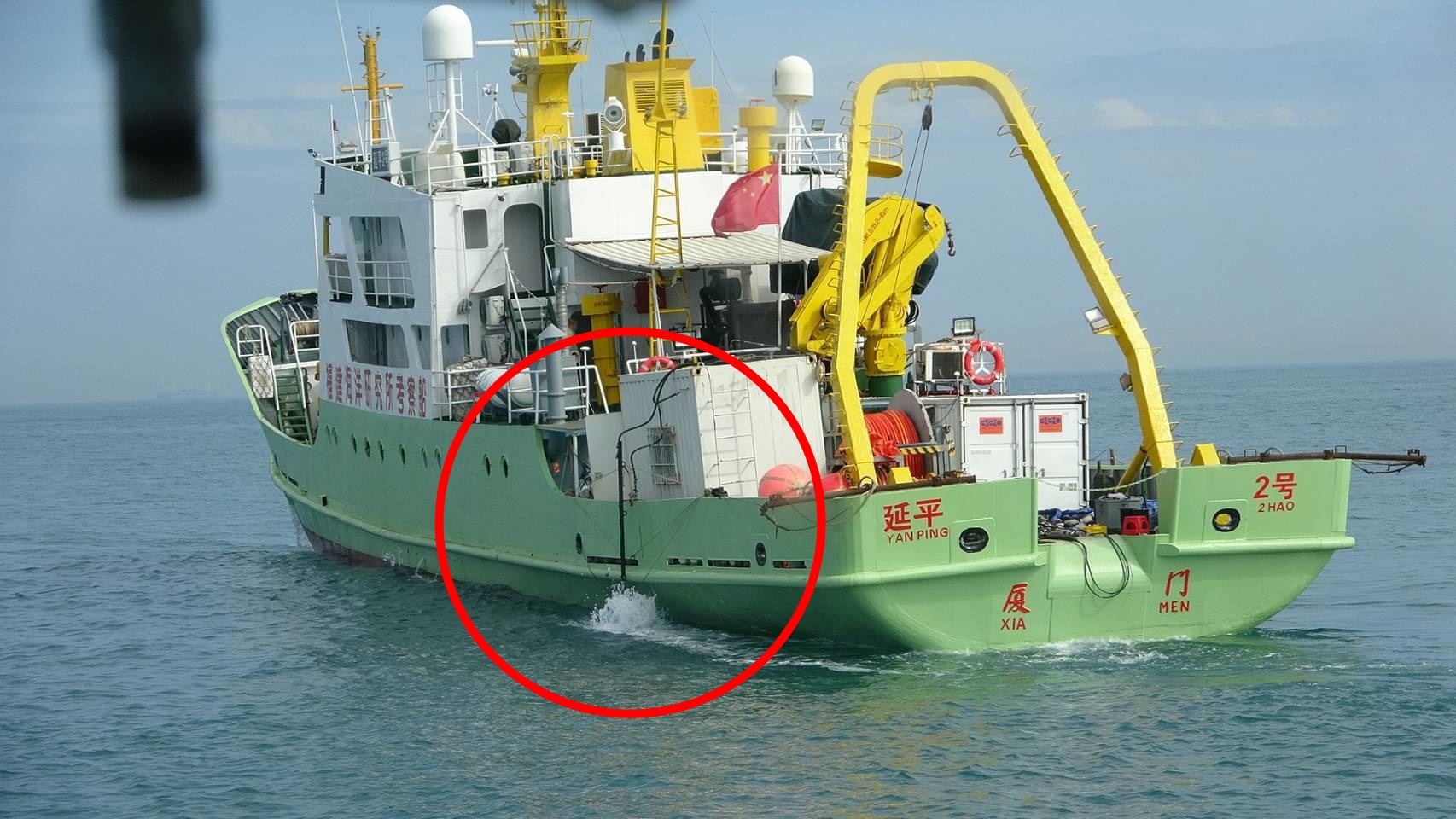 中國「延平2號」公務船昨越界進入我國限制水域，海巡署金馬澎分署發現後，立刻派出2艘巡防艇將其驅離。（海巡署提供）