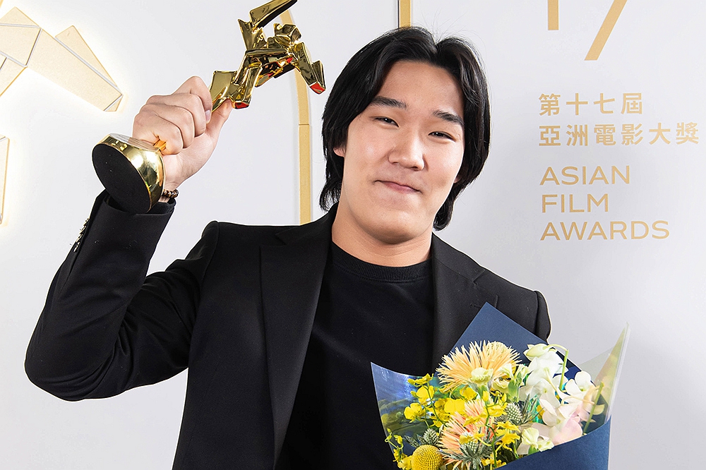 現年18歲的蒙古國男星特勒格包德額爾登憑《薩滿男孩》一舉拿下威尼斯影展地平線單元最佳男主角大獎。（海鵬提供）