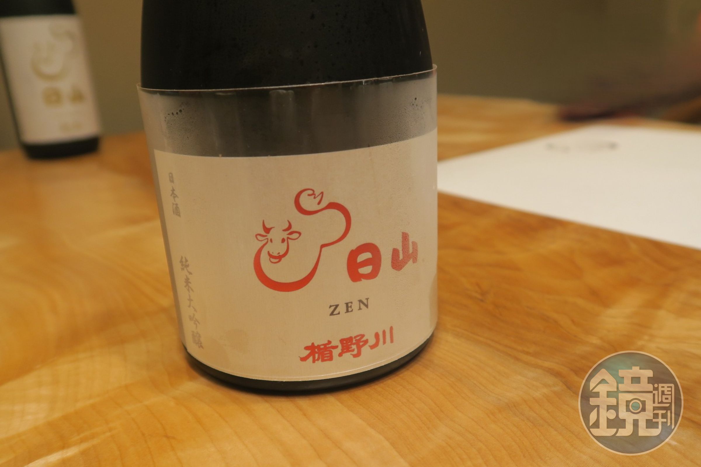 日山與楯野川聯名的純米大吟釀ZEN,使用精米步合50%的兵庫縣產山田錦酒米,特色是滋味醇厚,尾韻綿長。