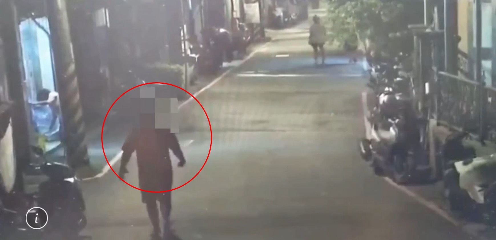 23歲陳姓男子疑為處理債務糾紛與人發生口角，遭對方持西瓜刀攻擊。（翻攝畫面）