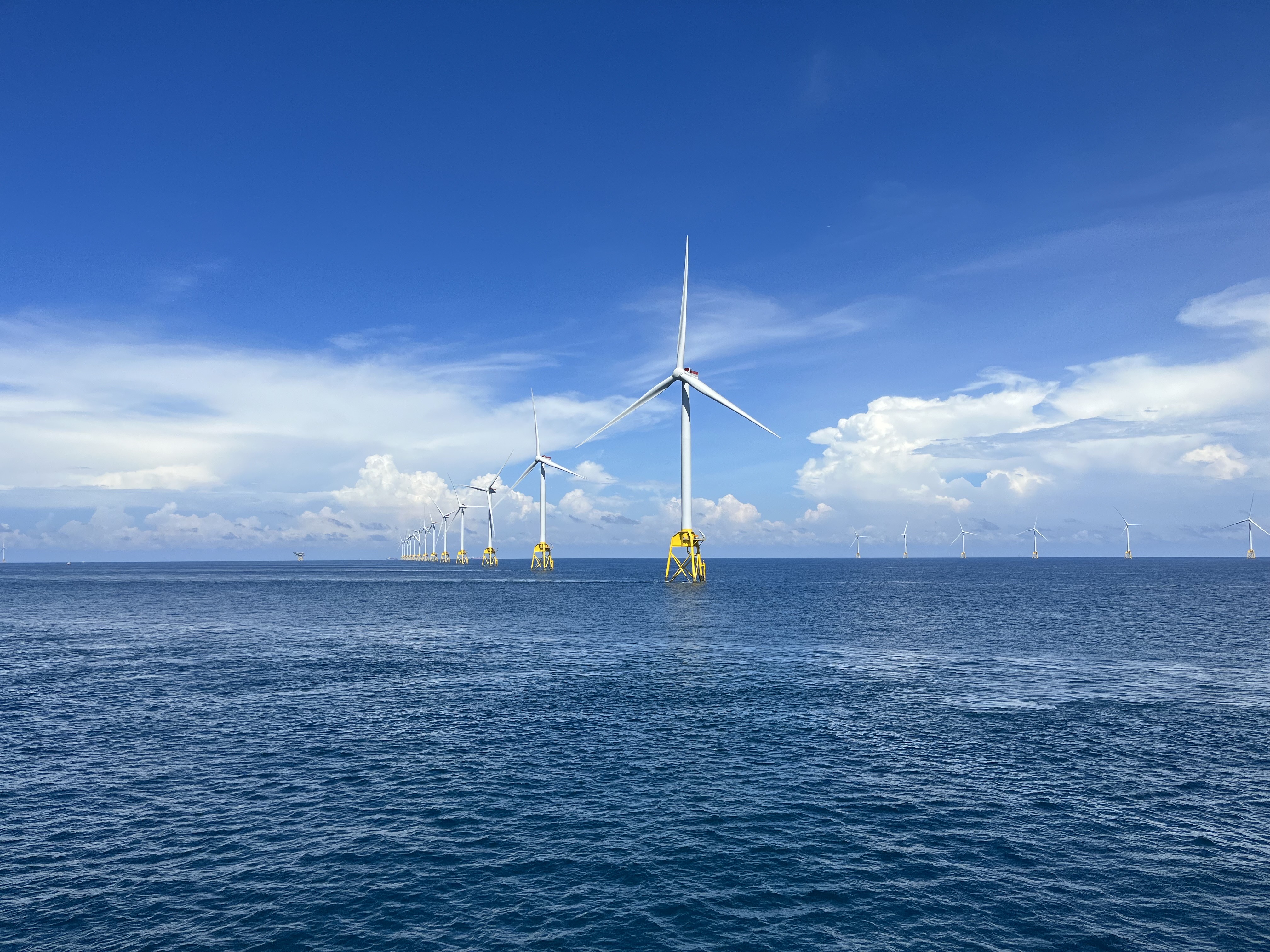 強颱康芮過境，台灣傳出不少災情，然而，所有離岸風場皆成功挺過強颱無災損發生。（本刊資料照）