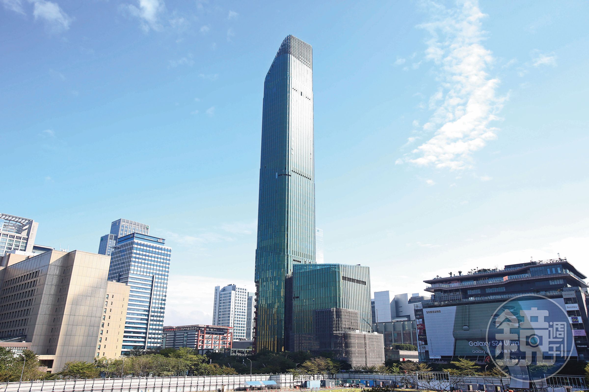 北市新地標台北天空塔開發過程涉及背信弊案,北檢調查多時,如今再爆中資介入。