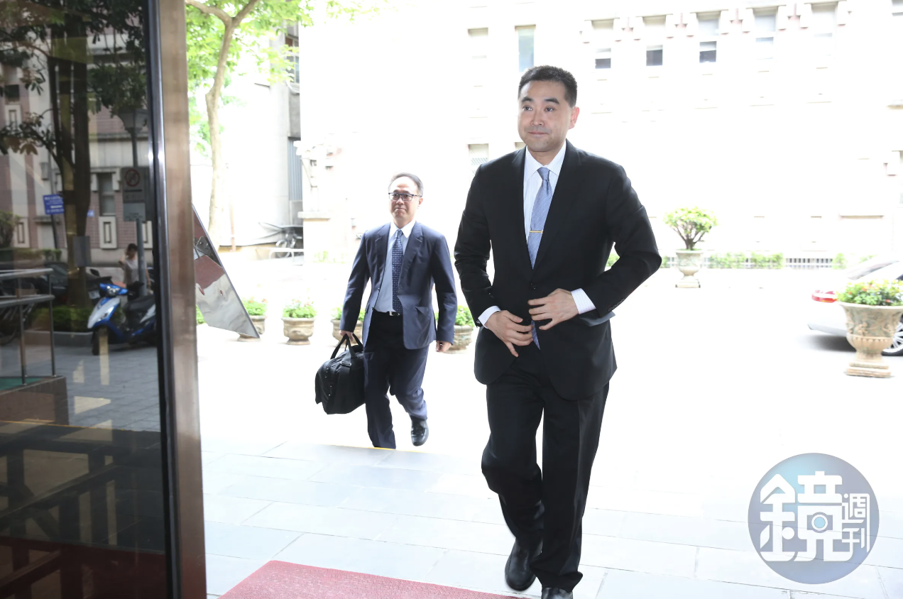 外界看好華南銀行副董事長林知延可望順利接下華南金副董林明成的棒子。