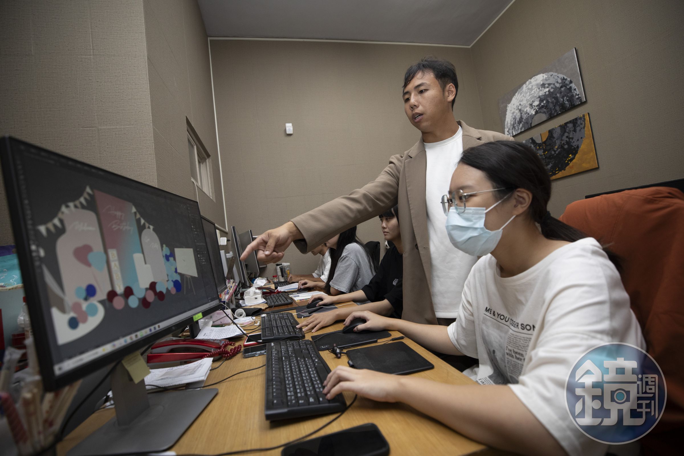 李彥儒原是婚紗攝影師，歷經疫情慘賠，轉辦胎兒性別派對，抓住解封後的快樂商機。